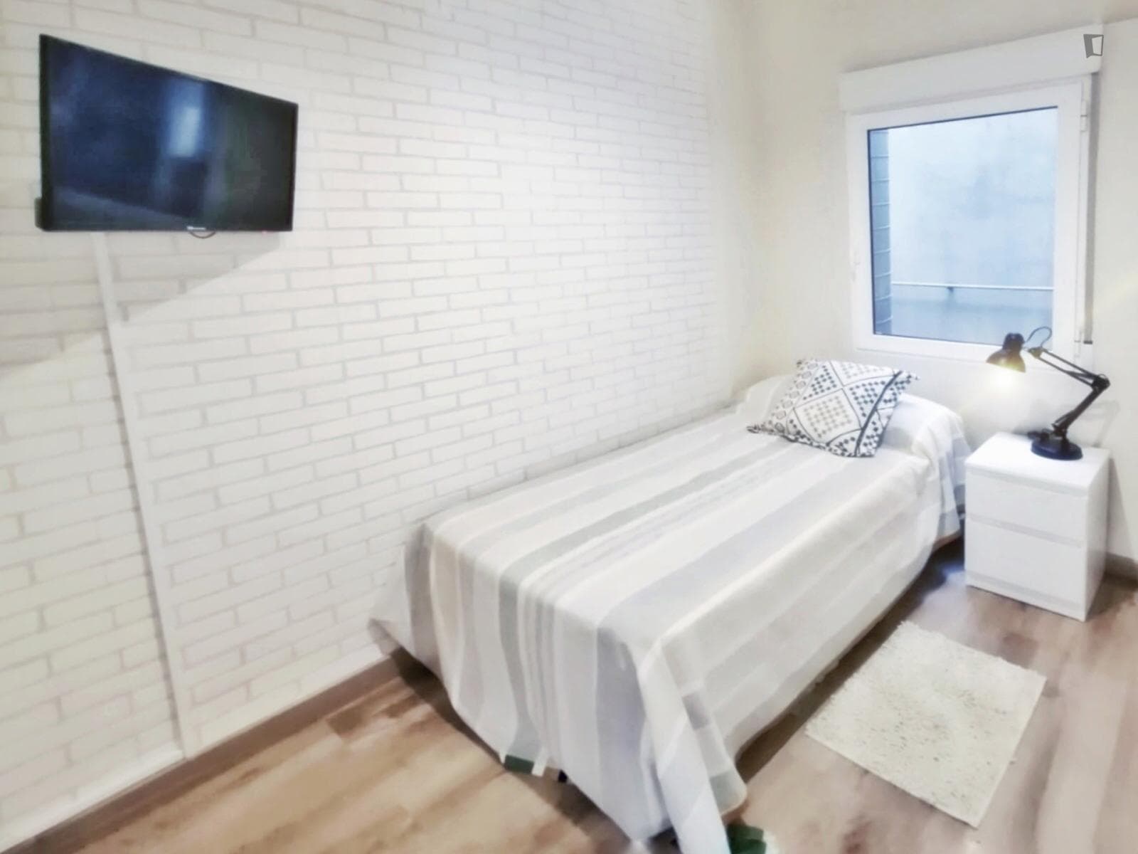 Appealing single bedroom near the Alicante train station photo 1