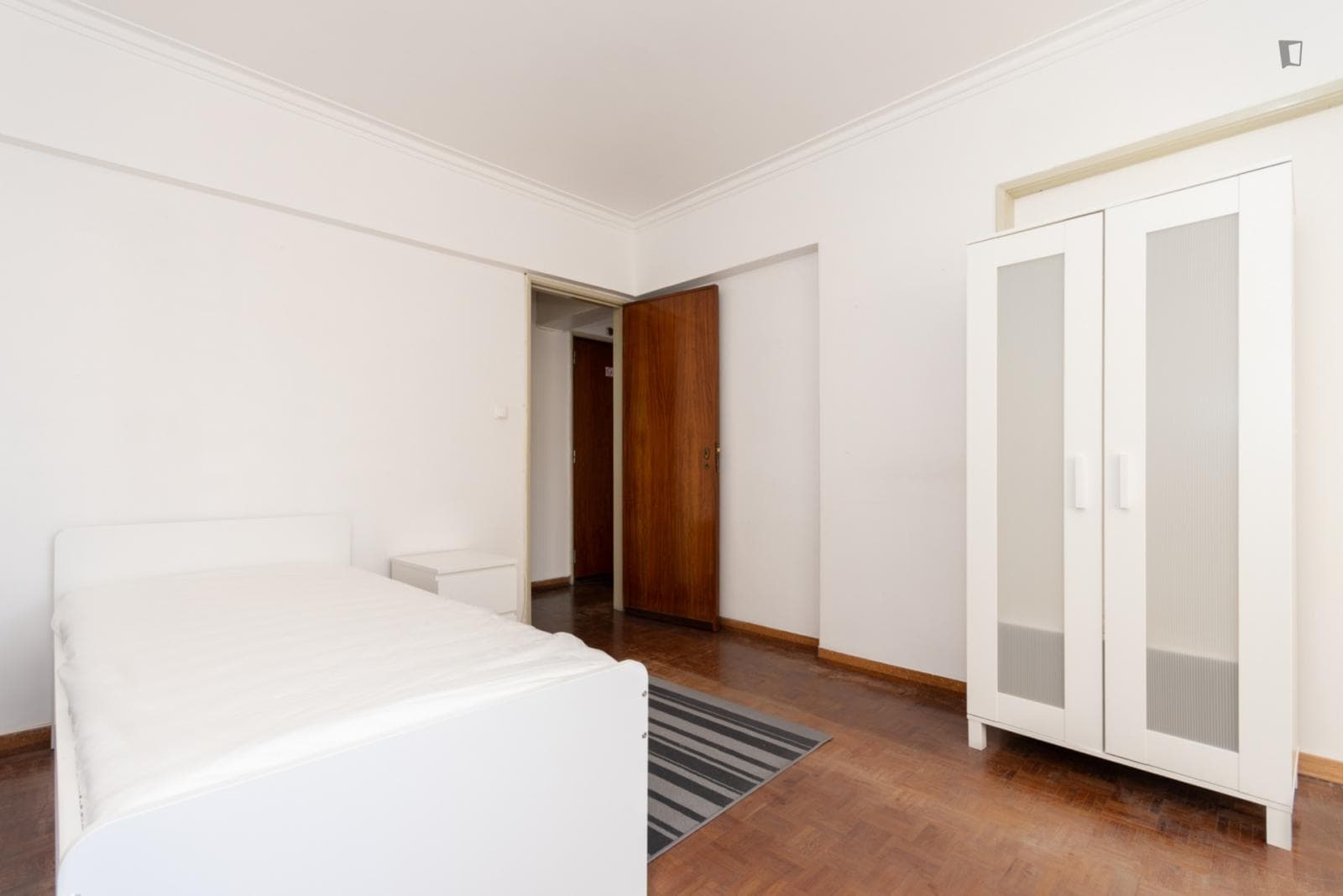 Welcoming single bedroom in Póvoa de Santo Adrião photo 1