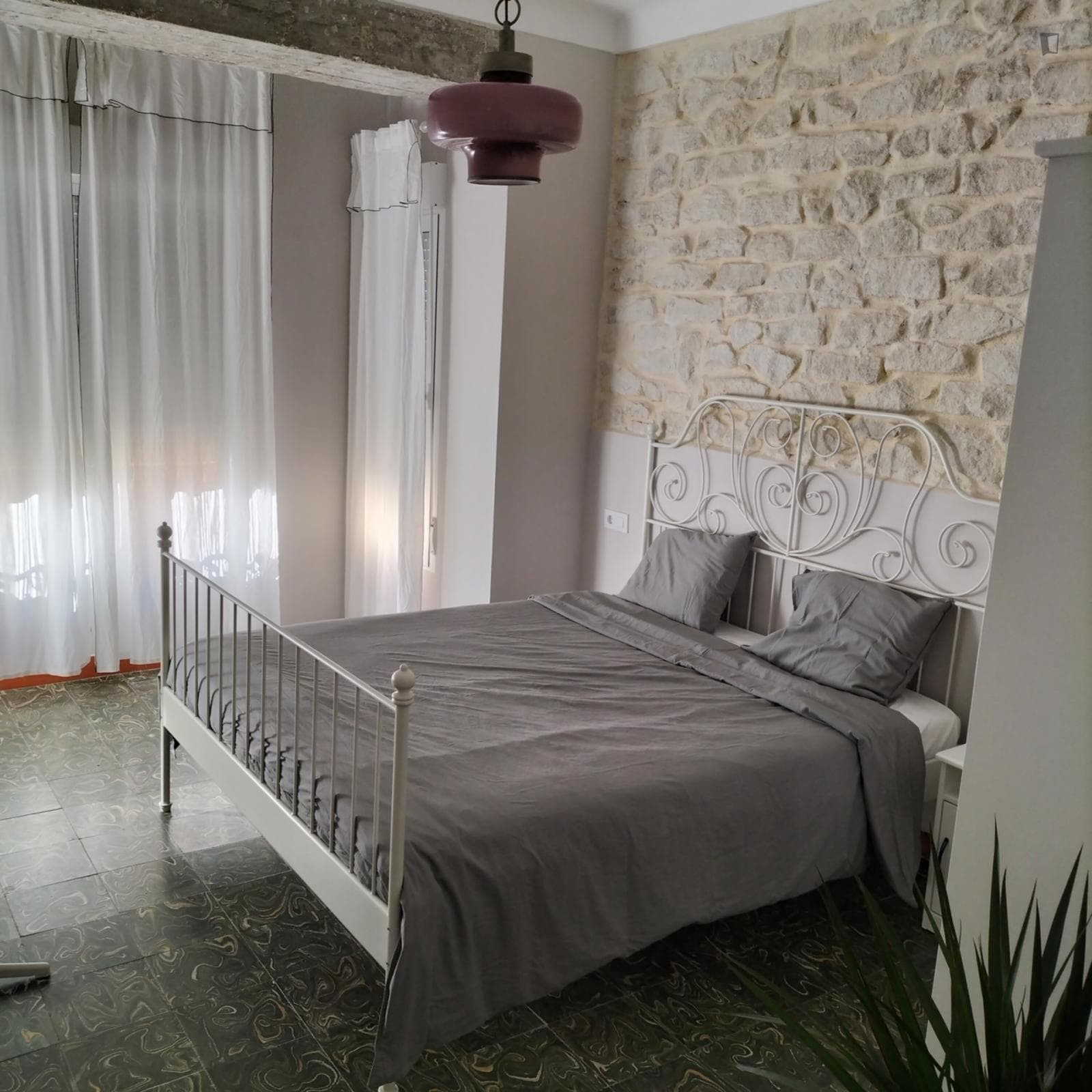 Beautiful double bedroom in the centre of Alicante photo 1