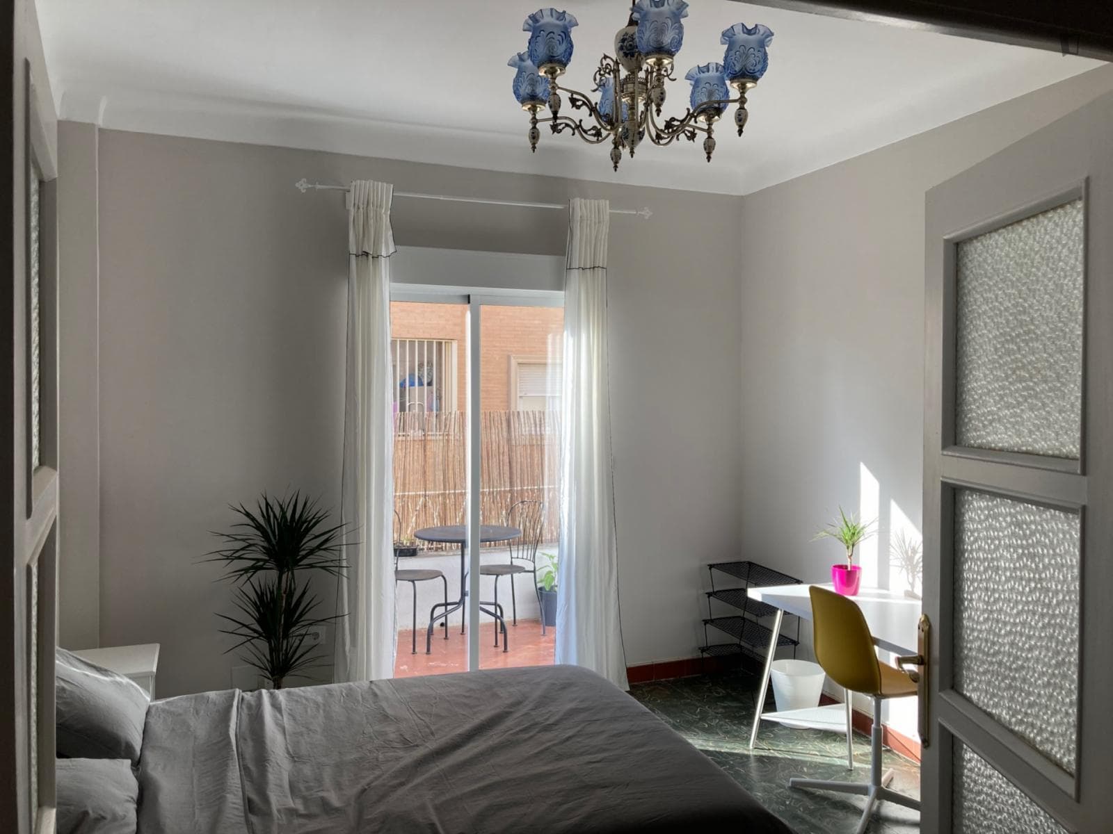 Lovely double bedroom in a student flat, in the Mercado neighbourhood photo 1