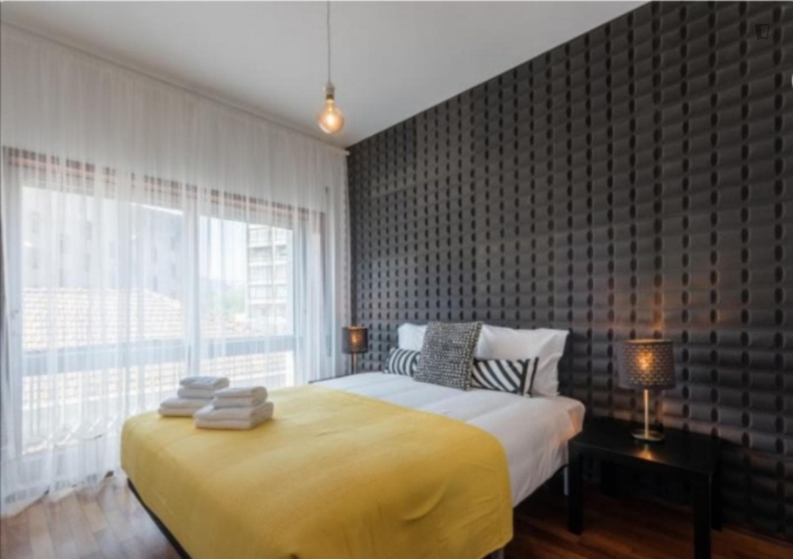 Excellent 3-bedroom apartment next to General Torres metro station photo 1