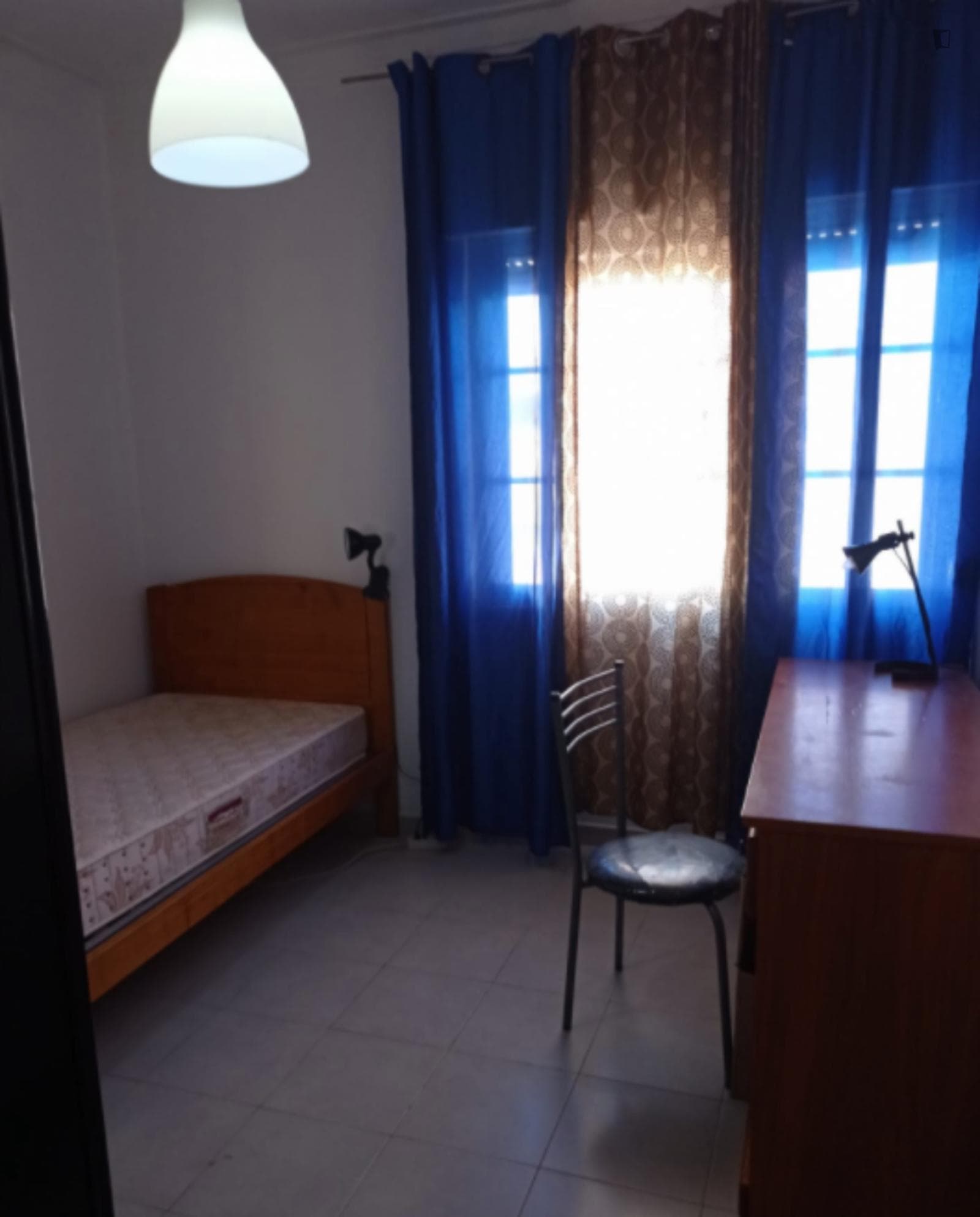 Nice single bedroom close to the Airport photo 1