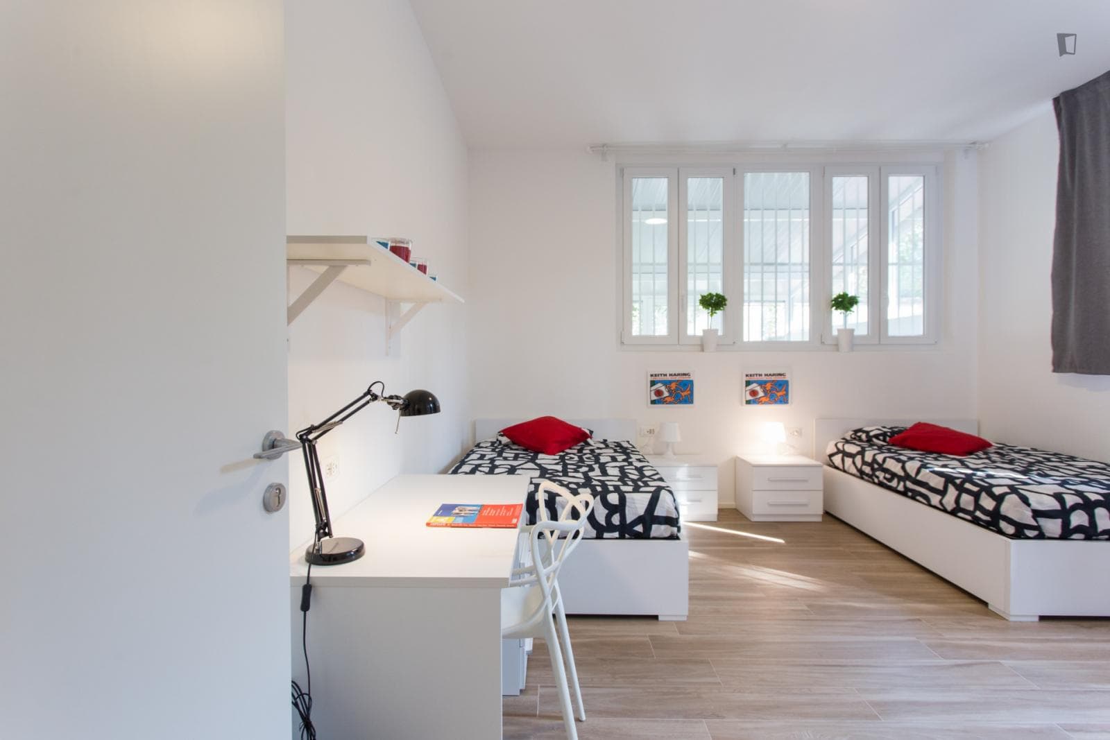Single bed in a twin bedroom in a 6-bedroom flat near Cittá Studi photo 1