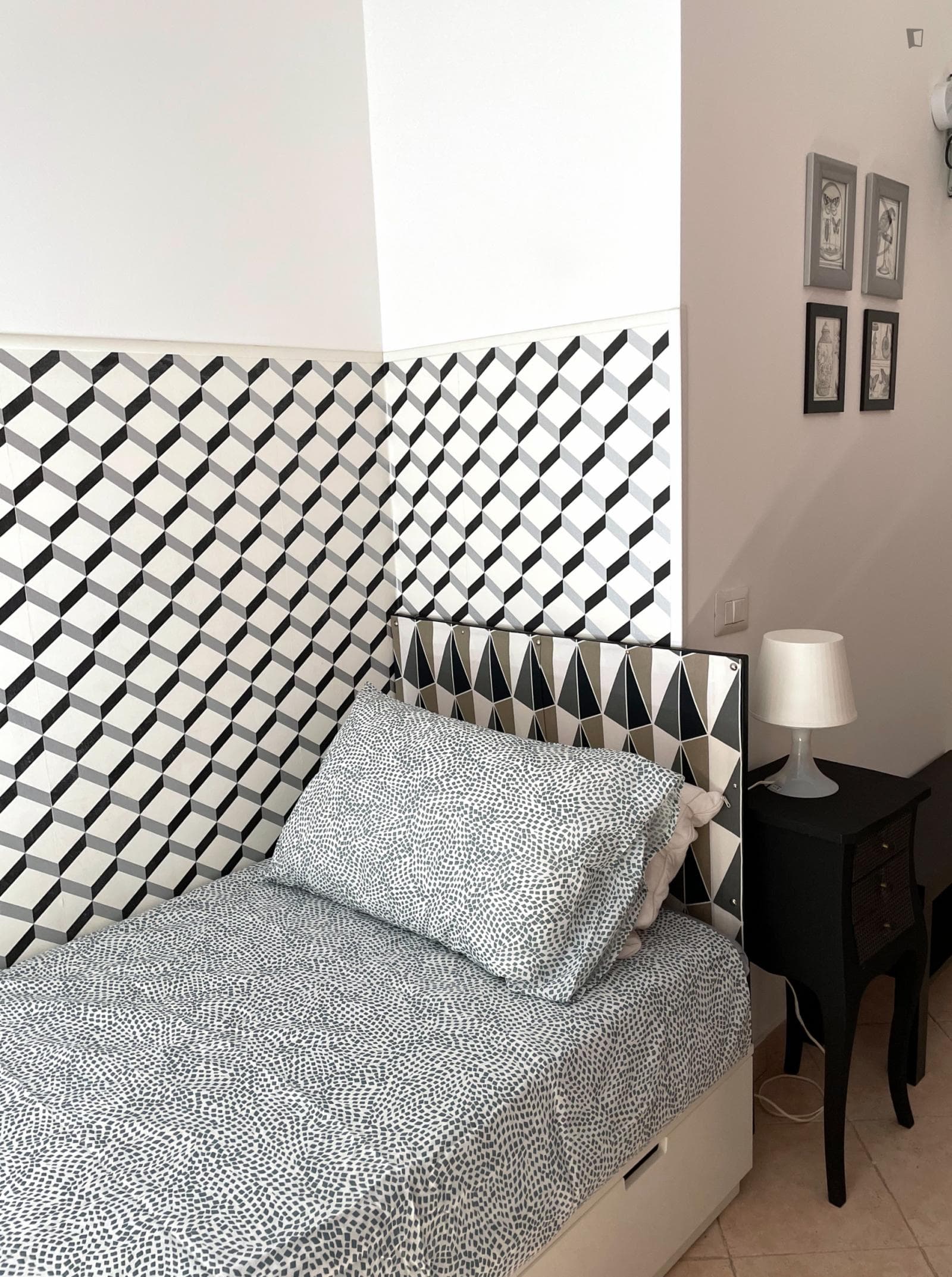 Elegant single bedroom in Bovisa photo 1