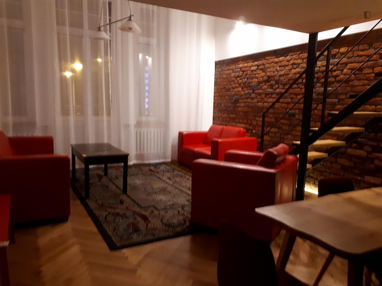Comfortable 2-bedroom apartment in the centre of Lodz photo 1