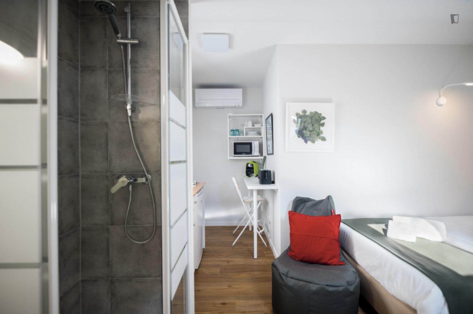Appealing studio in a residence, in São Sebastião photo 1