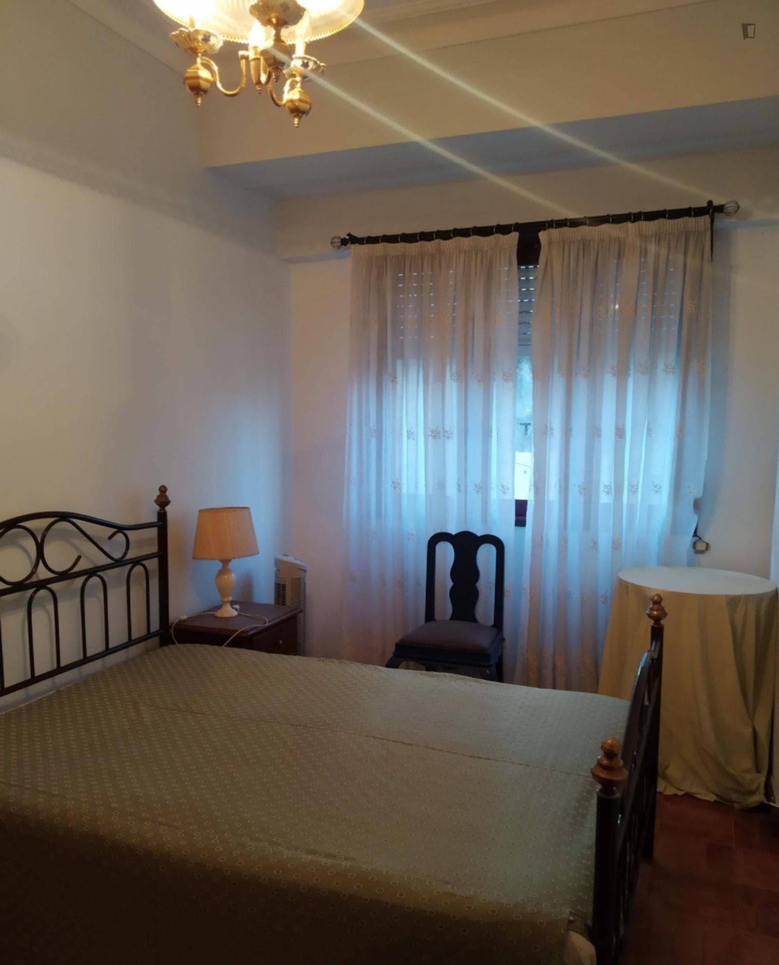 Very nice double bedroom near the 24 de Agosto metro station photo 1