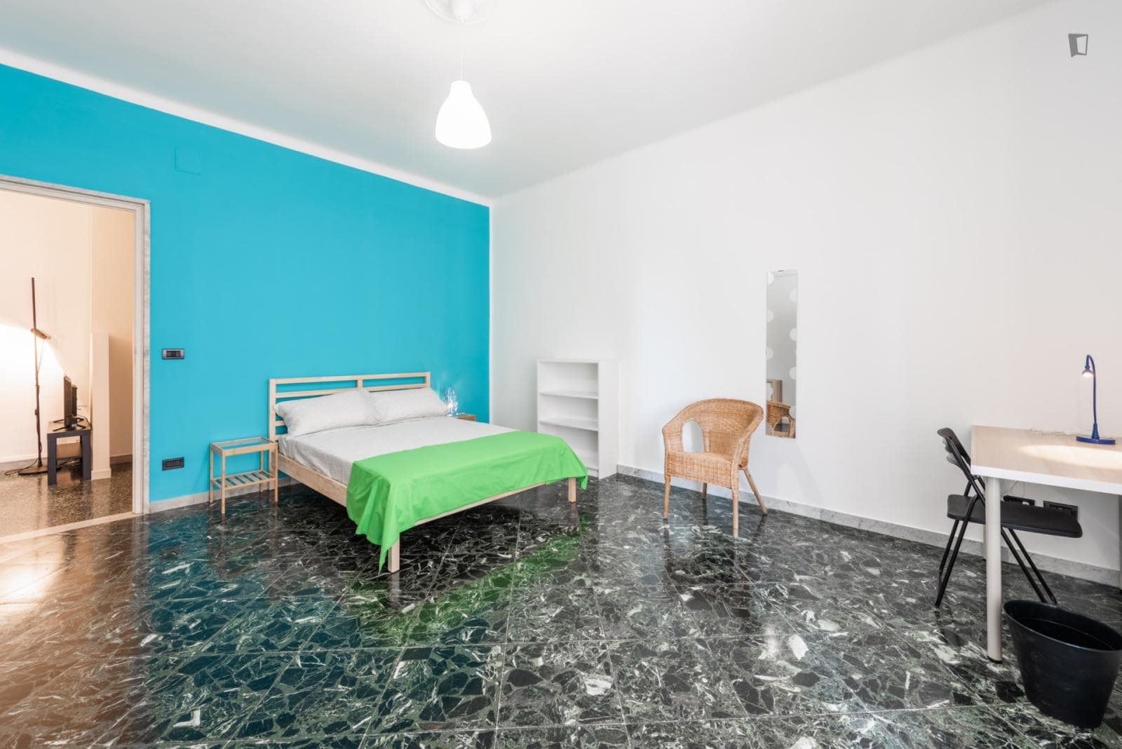Stylish double bedroom near Bari Sud Est train station photo 1