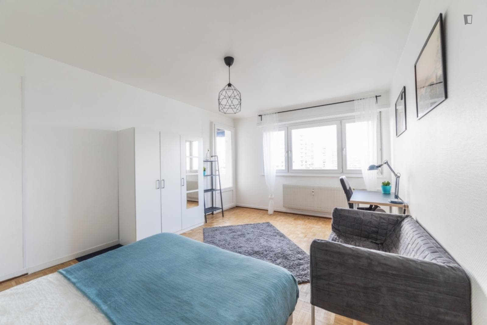 Spacious and bright room - 20m² - ST54 photo 1