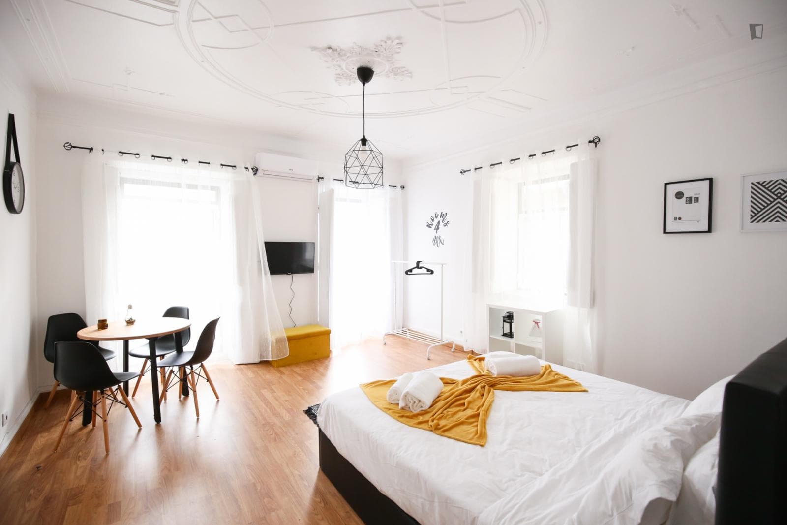 Restful double bedroom in São Bento photo 1