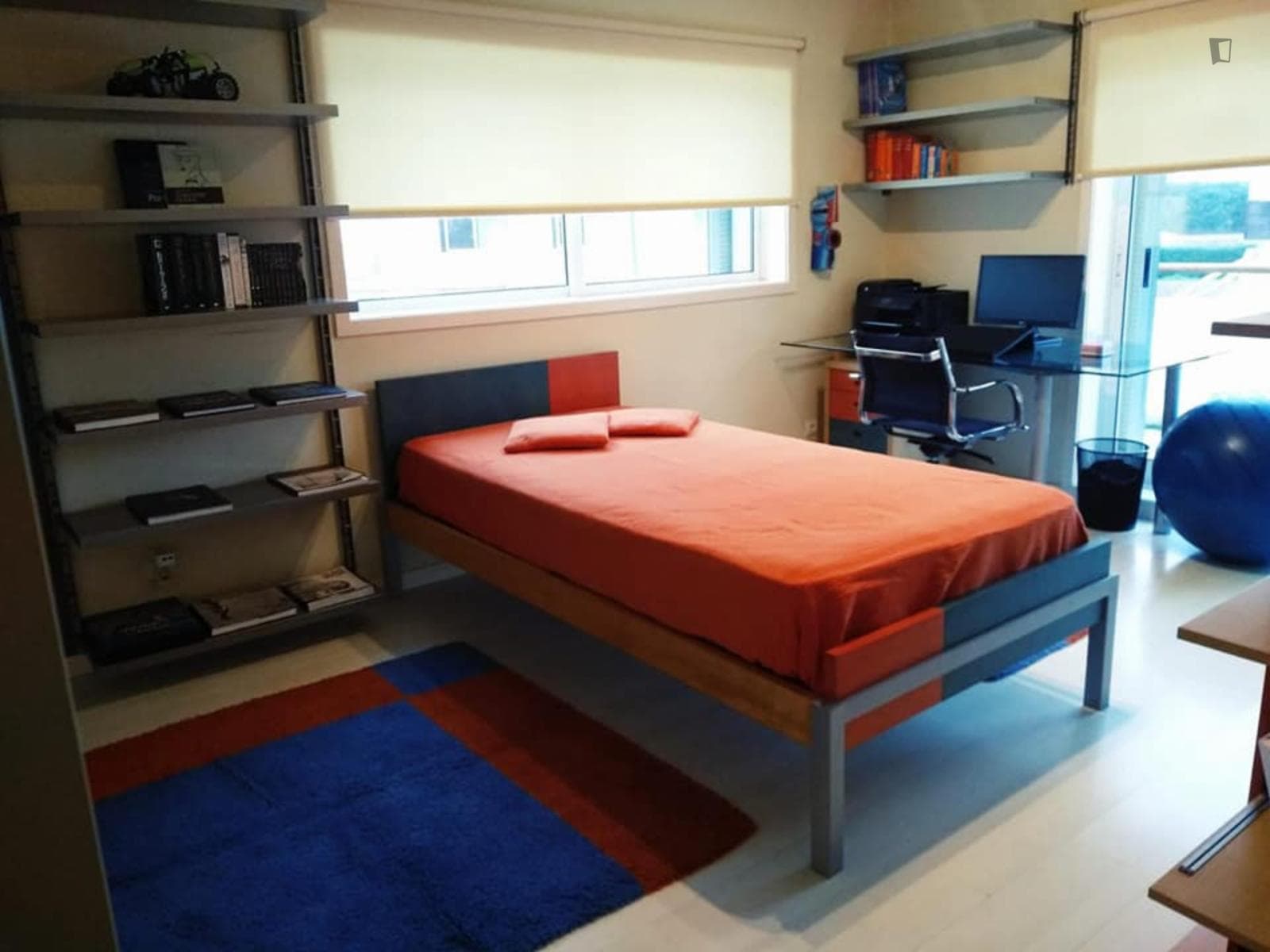 Pleasant single bedroom in a 4-bedroom house, in Arcozelo photo 1