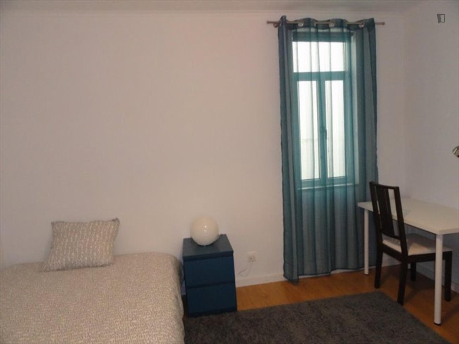 Wide double bedroom in São Sebastião photo 1