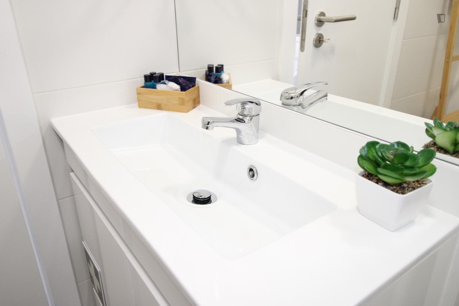 Beautiful 1-bedroom apartment in Olaias photo 1