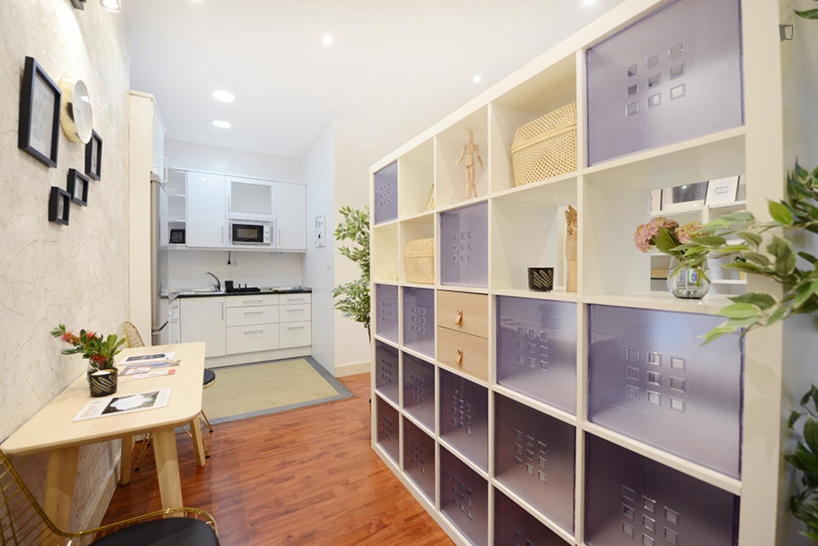 Alluring 1-bedroom apartment near the Areeta metro photo 1