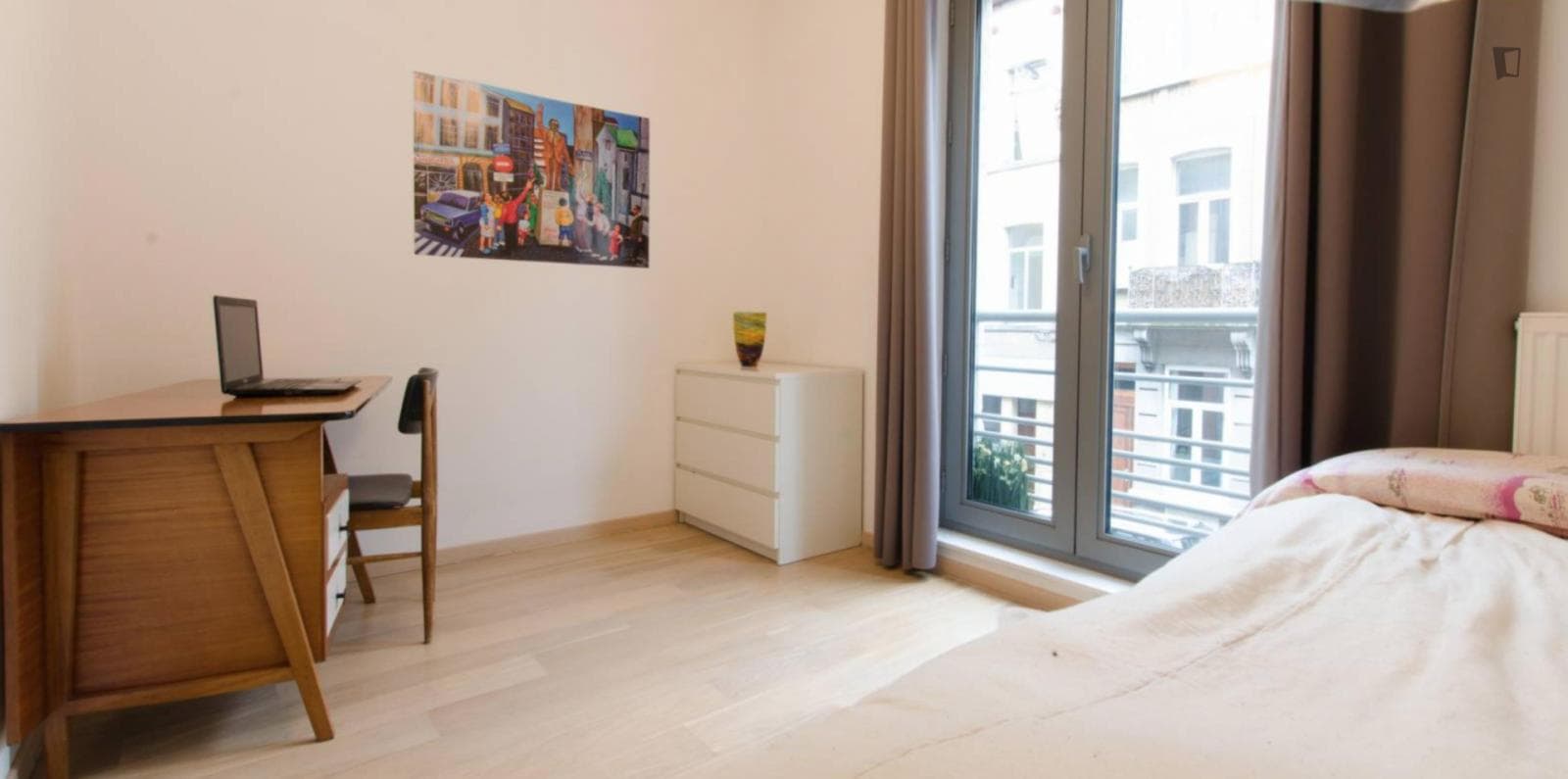 Splendid single bedroom in Saint-Gilles photo 1