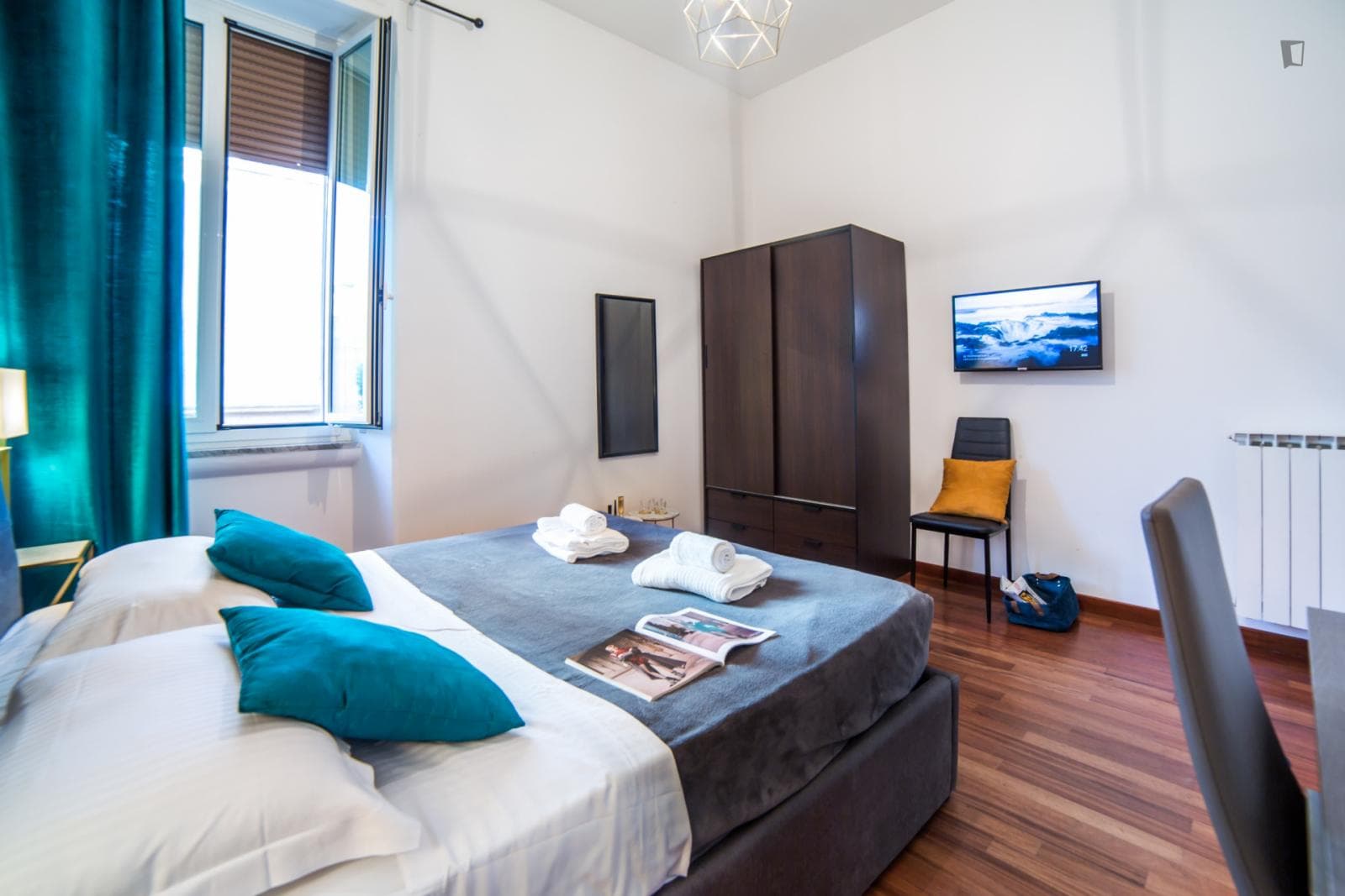 Property photo thumbnail