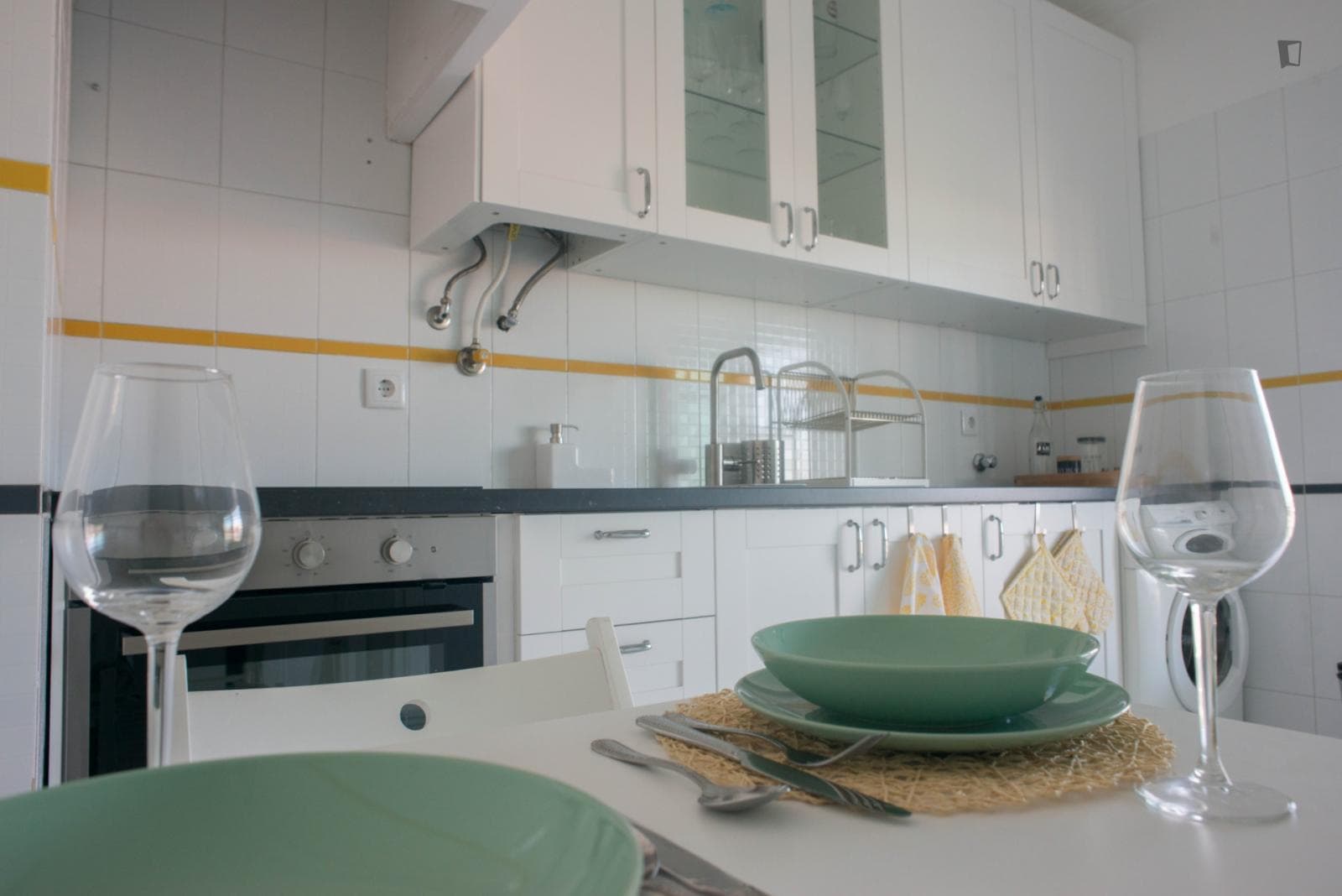 Lovely double bedroom in Carcavelos photo 1