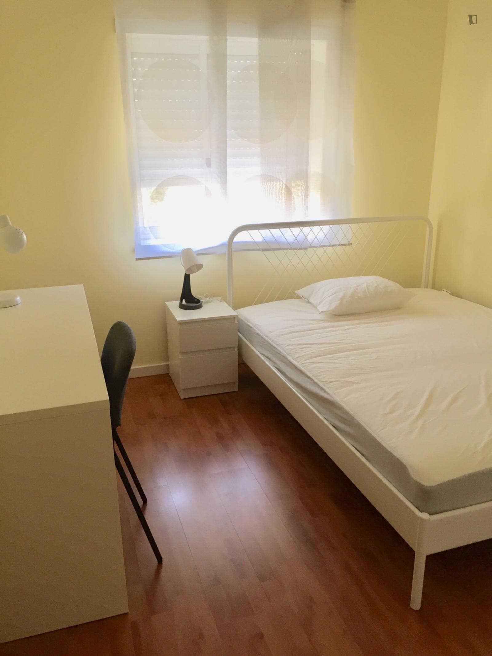Single bedroom in a student flat, in Monte da Caparica photo 1