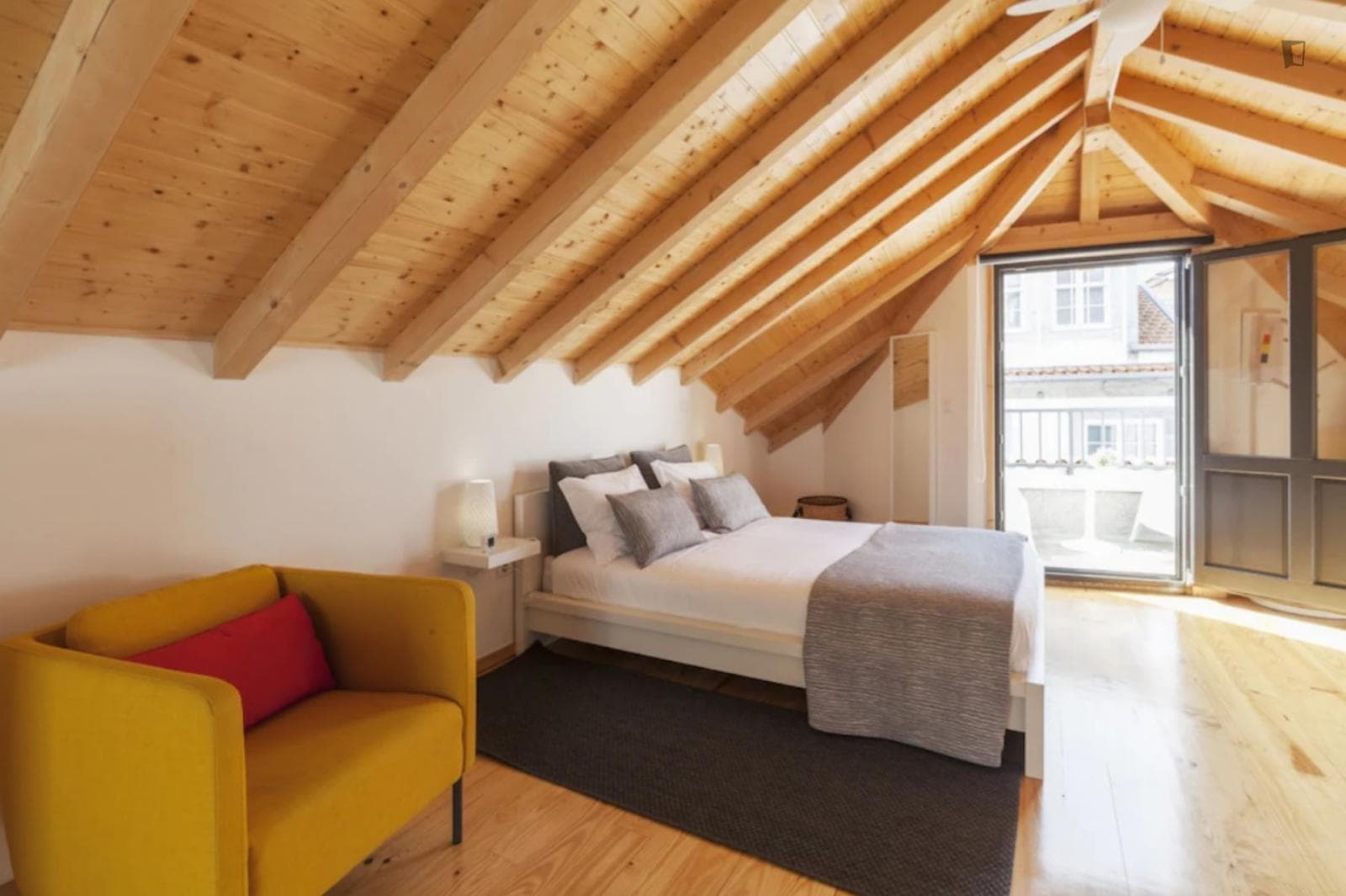 Amazing studio in central Santo Ildefonso photo 1