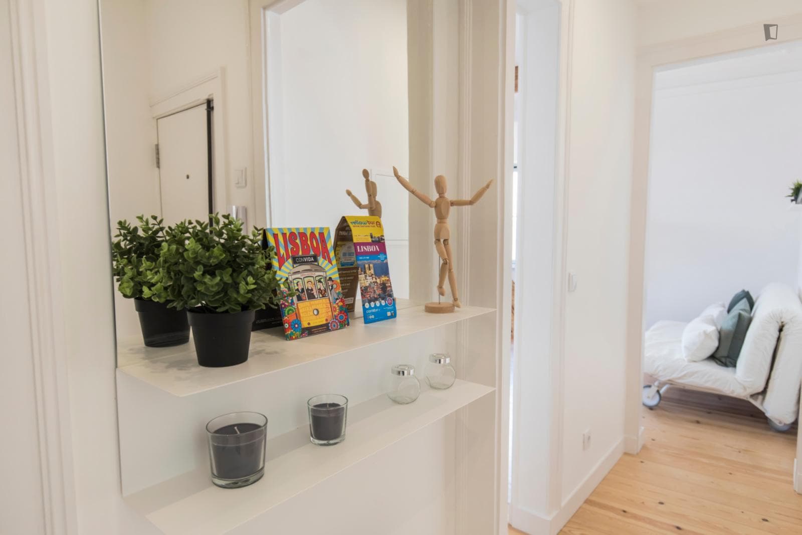 Elegant 2-bedroom apartment close to IADE photo 1