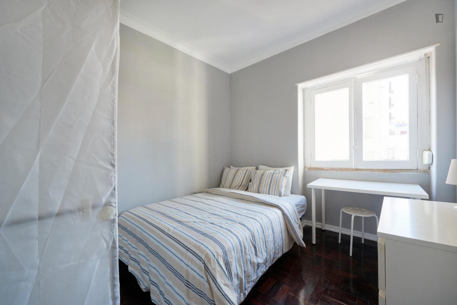 Tasteful double bedroom in Entrecampos photo 1