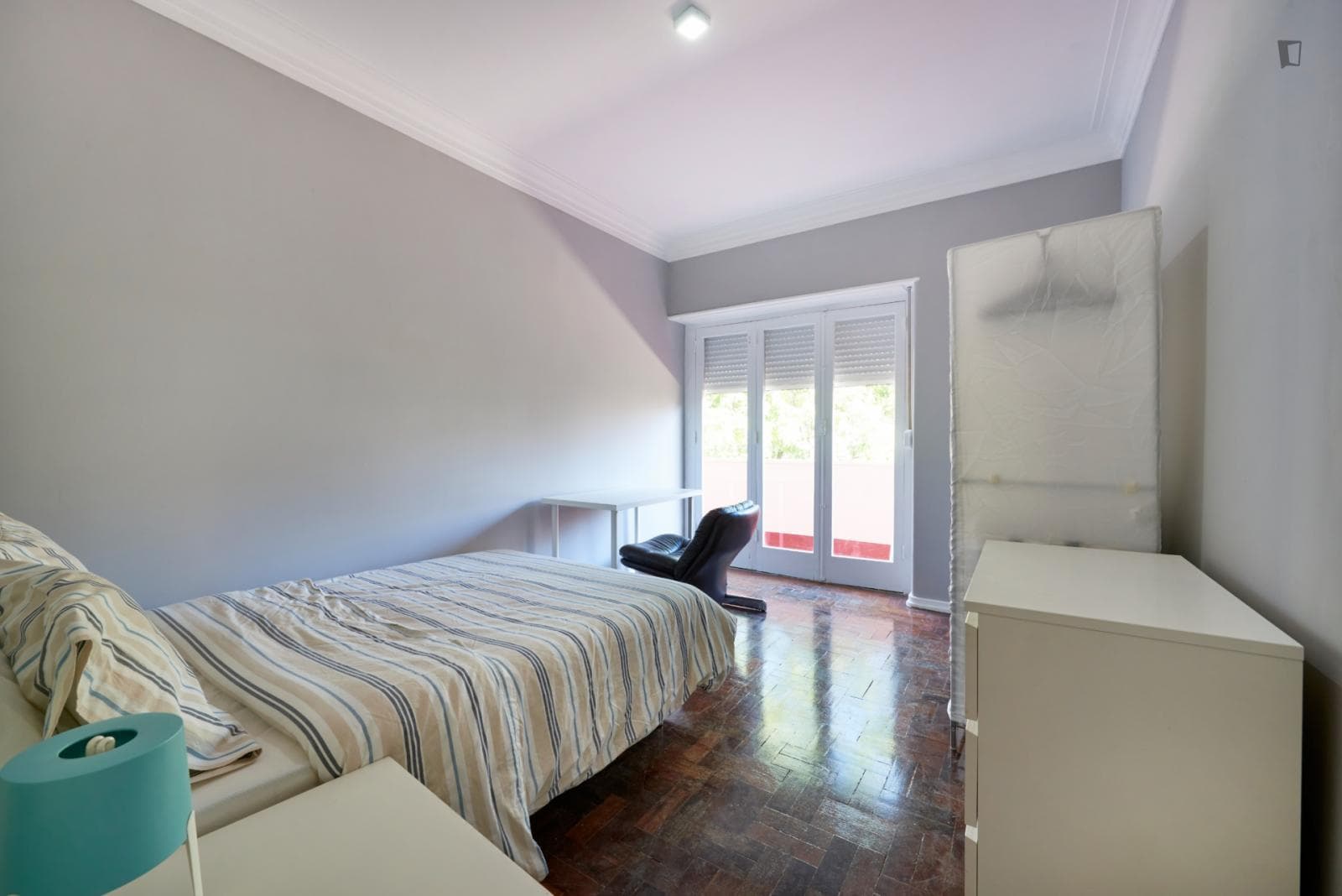 Sublime double bedroom in an 11-bedroom flat, in Entrecampos photo 1
