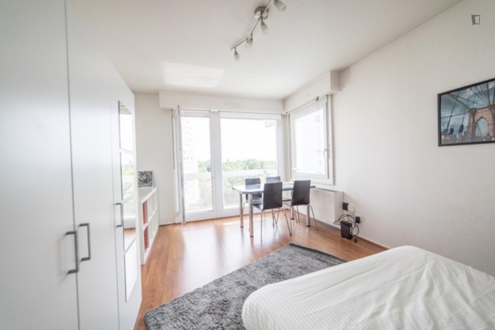Spacious and bright room - 18m² - ST43 photo 1