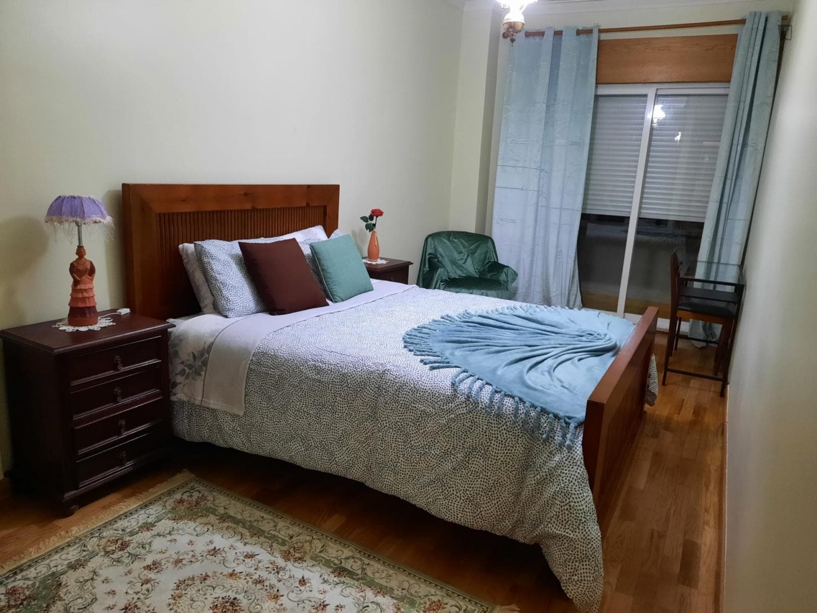 Double Ensuite Bedroom close to Arroios Metro Station photo 1