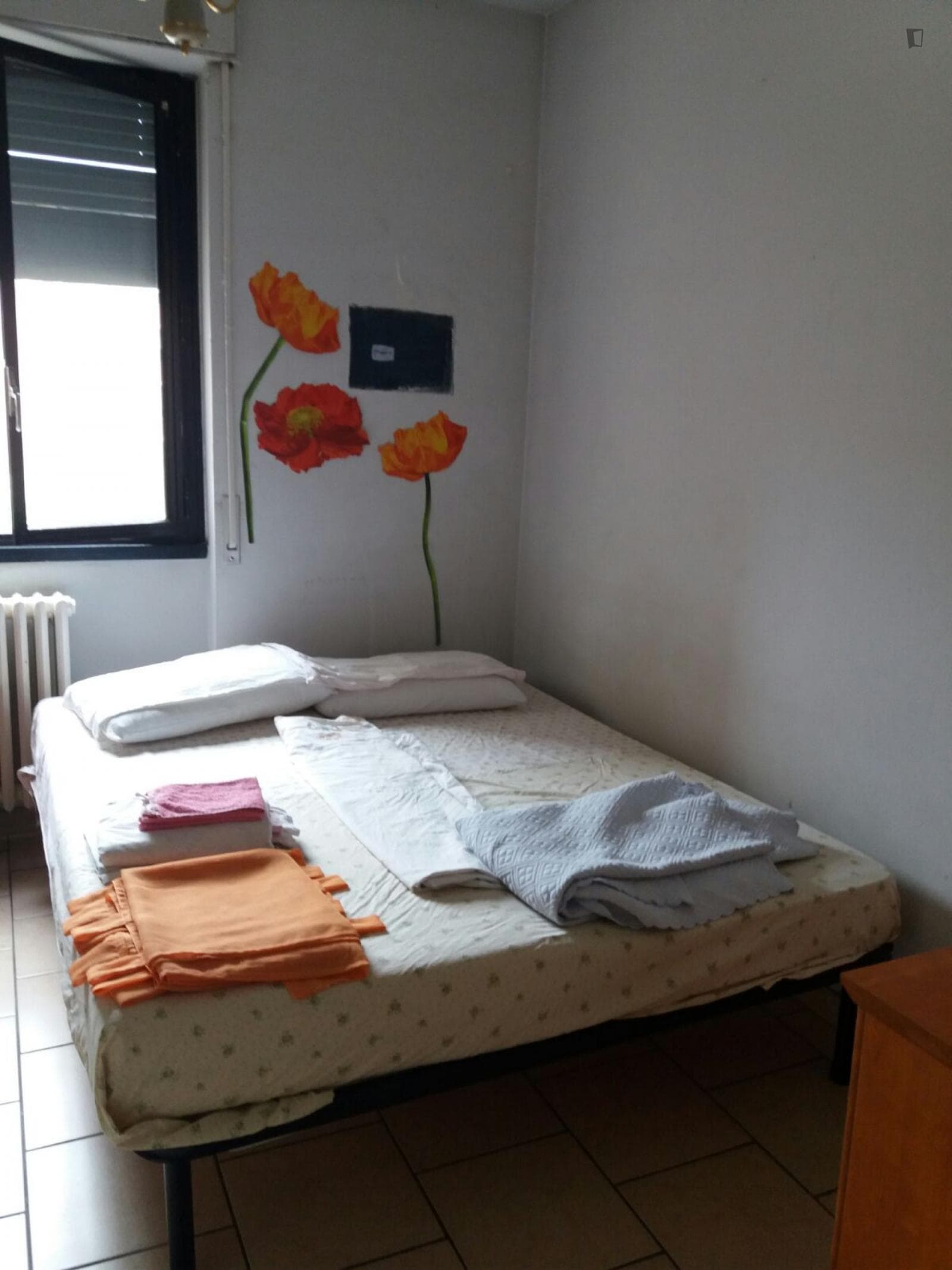 Spacious single bedroom close to Milano Nord Quarto Oggiaro train station photo 1
