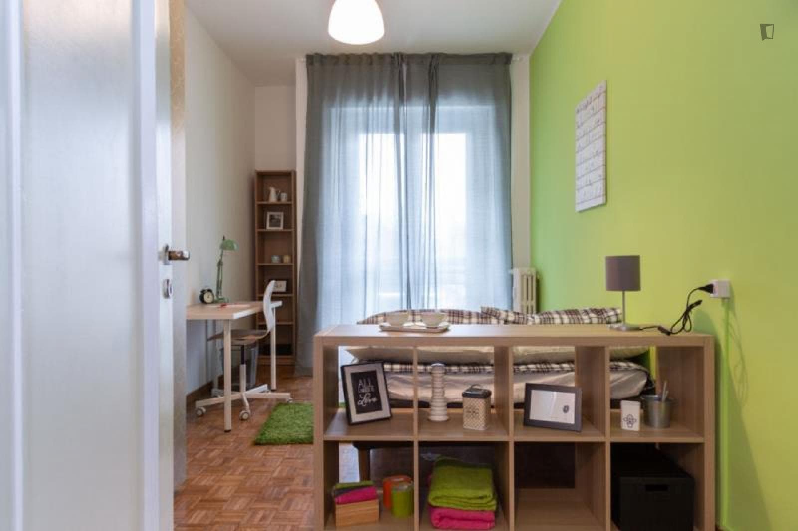 Colourful double bedroom in Cesano Boscone photo 1