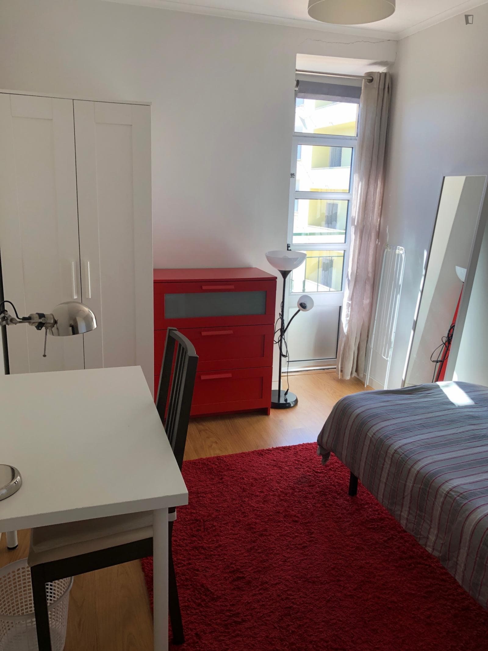 Really nice single bedroom in a flat, in São Sebastião photo 1