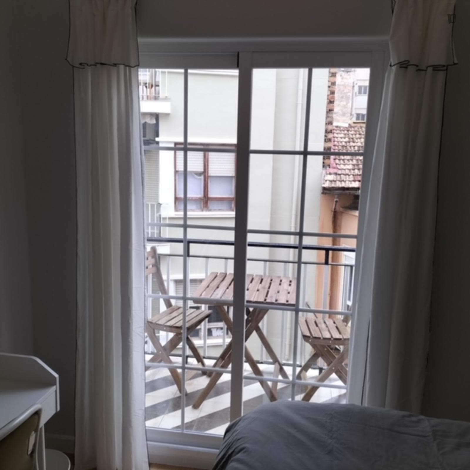 San Juan Bedroom - Large sunny room with private balcony. photo 1