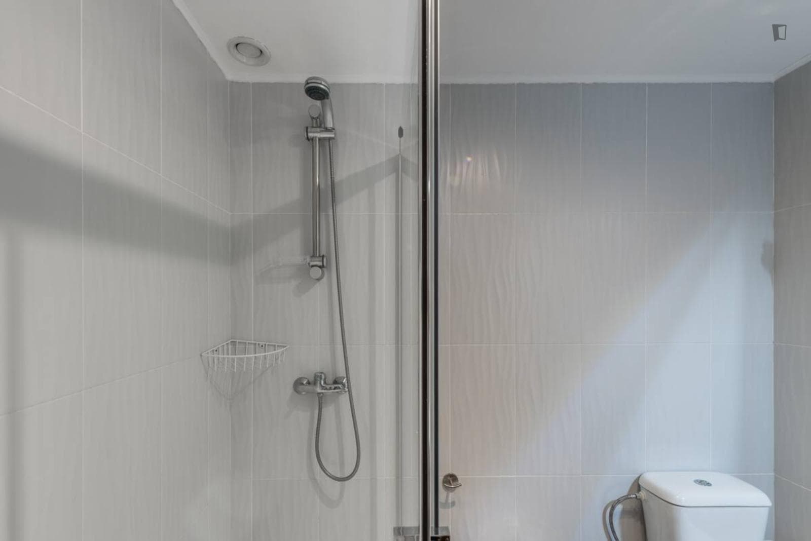 Large and bright 4-bedroom apartment in Bonfim photo 1