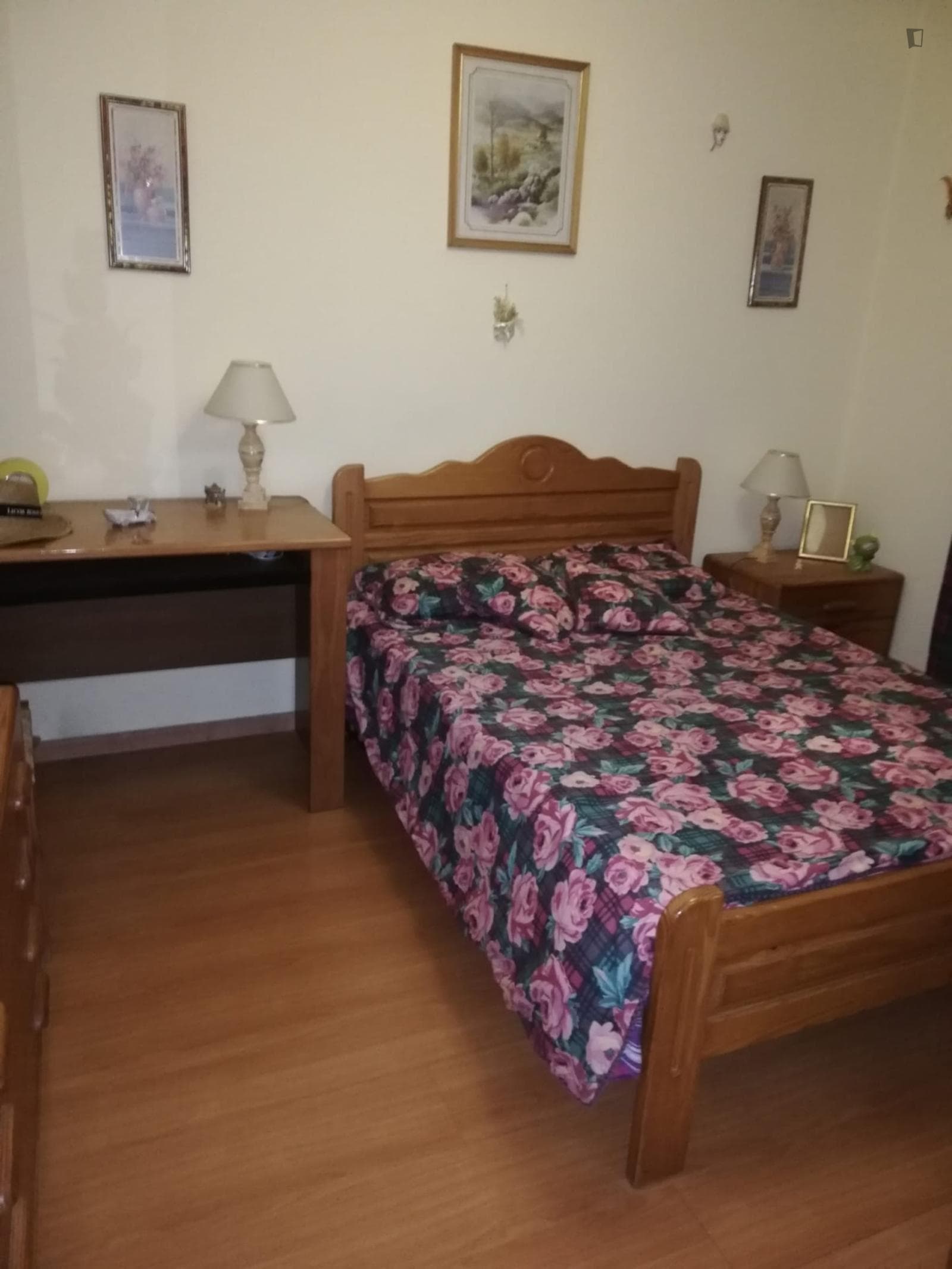Double bedroom in 3-bedroom apartment photo 1