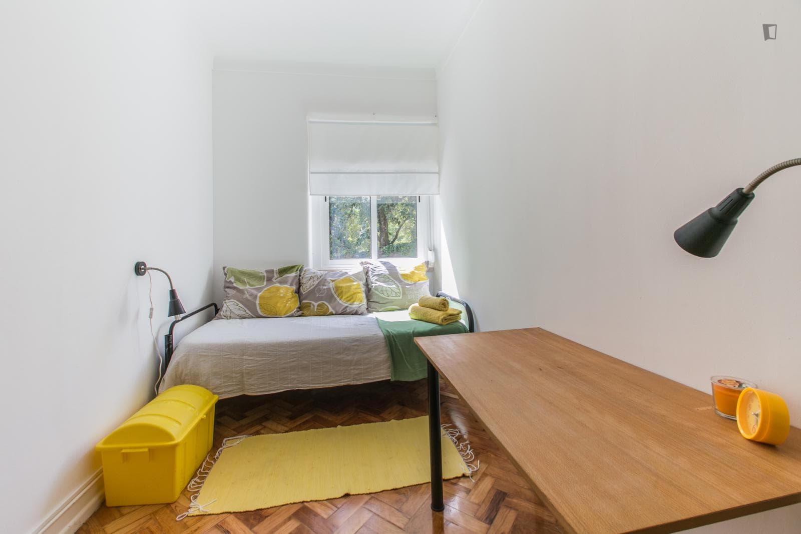 Fine single bedroom close to São Sebastião metro station photo 1