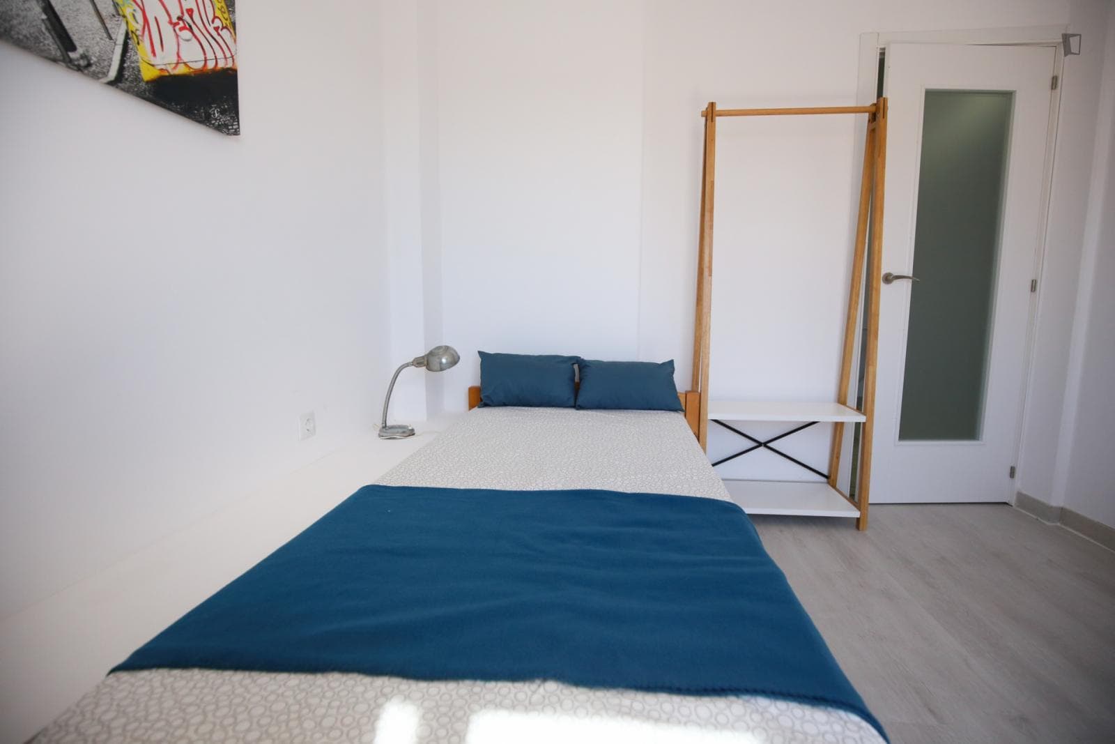 Bright 2-bedroom apartment, with big balcony photo 1