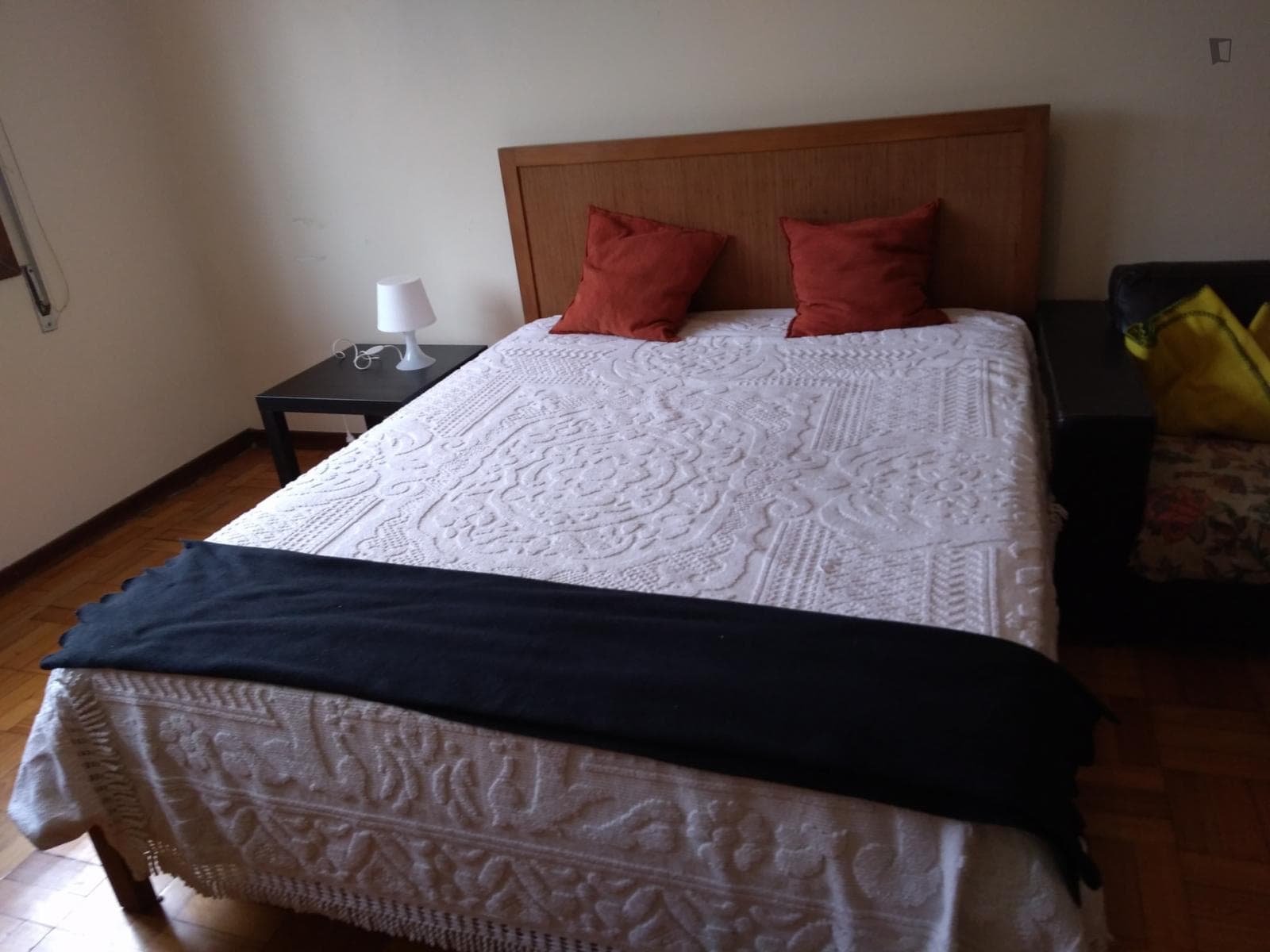 Very nice double bedroom at Metro Marquês photo 1