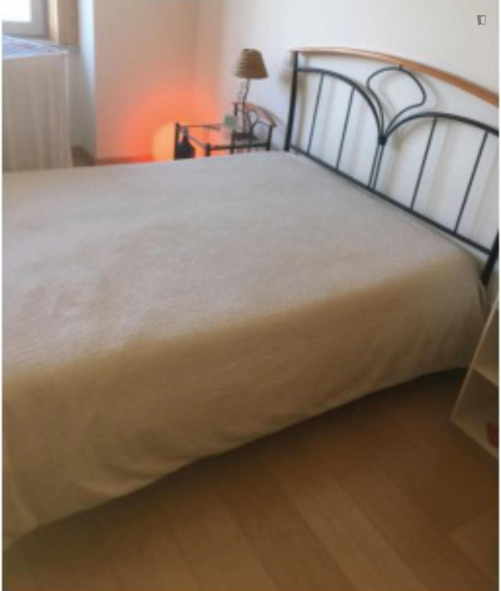 Nice double bedroom in Vila Nova de Gaia  photo 1