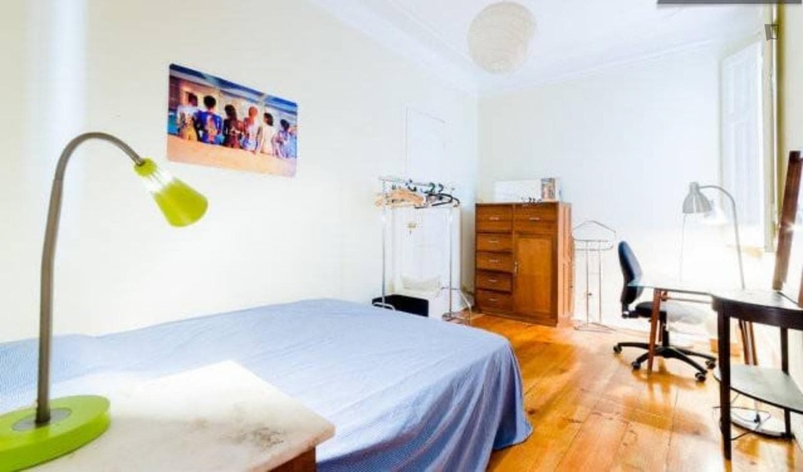 Pleasant double bedroom in a 5-bedroom flat, in Picoas photo 1