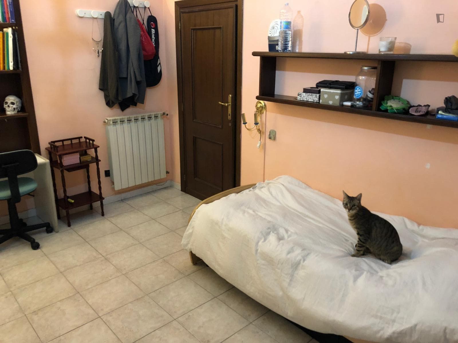 Single bedroom, with balcony, in 5-bedroom apartment photo 1
