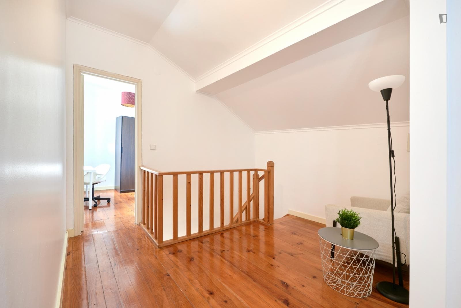 Bright double bedroom in the posh Avenida da Liberdade area photo 1