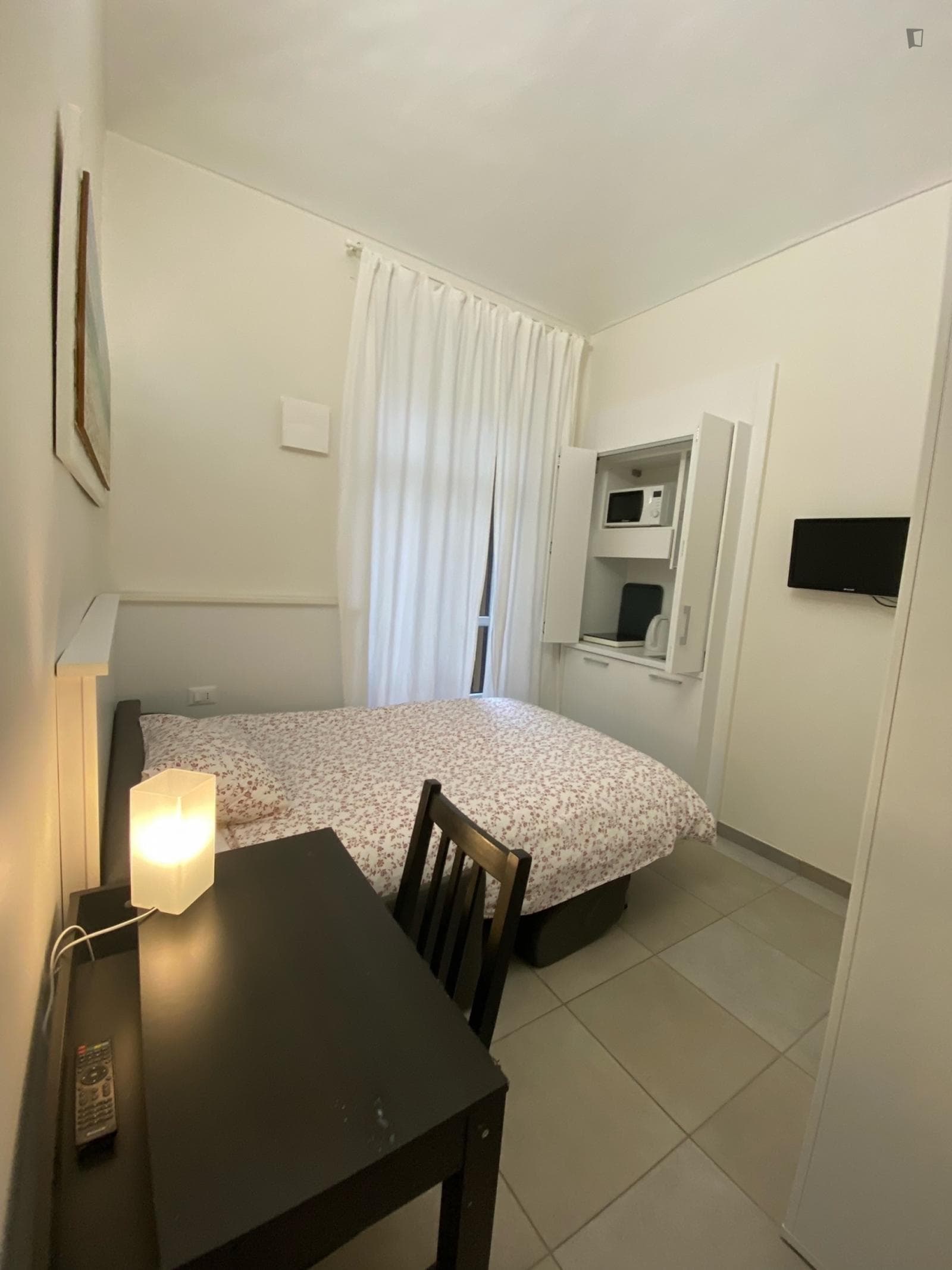 N7 Ensuite room photo 1