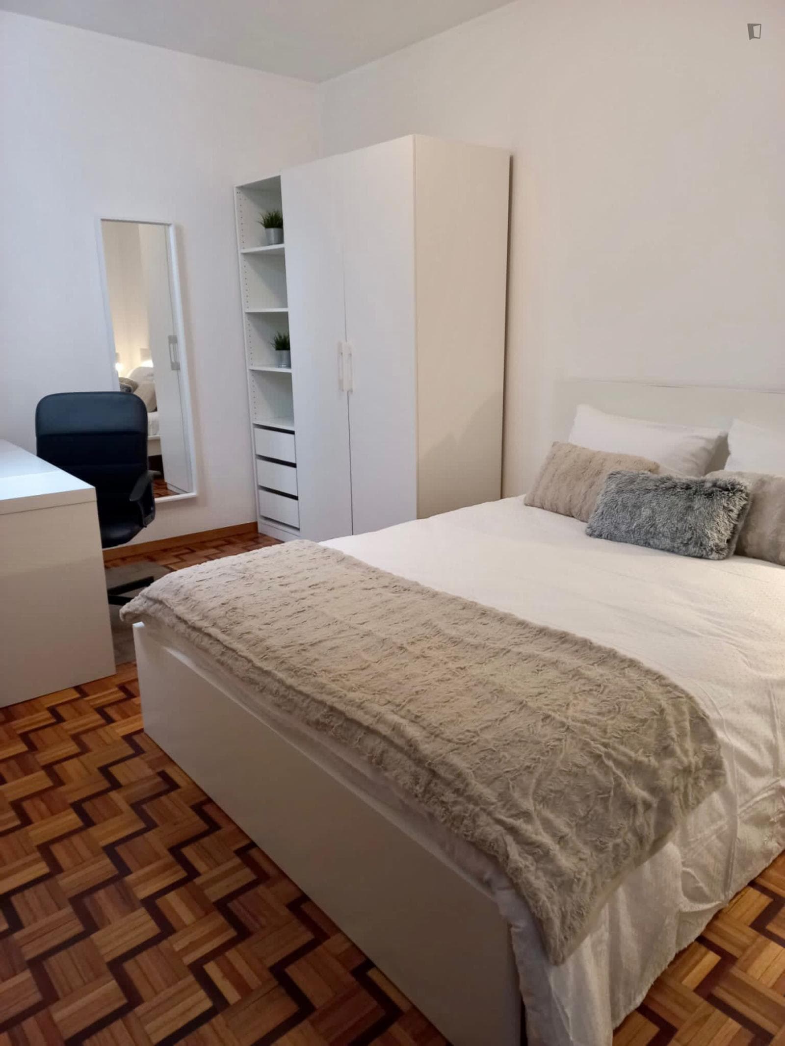 Student-friendly double bedroom near the Gualtar campus of Universidade do Minho photo 1