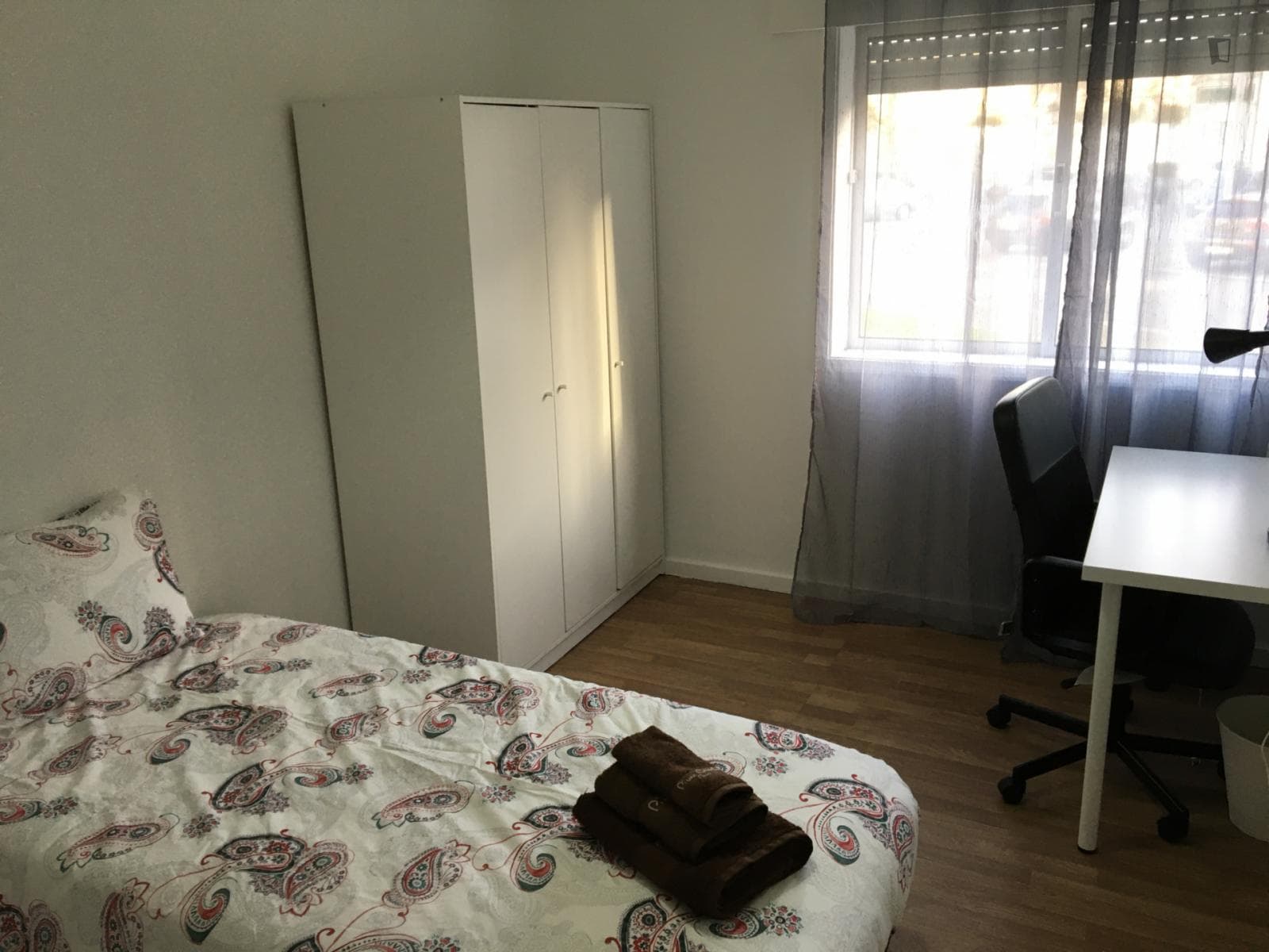Homely single bedroom in Senhora da Hora photo 1