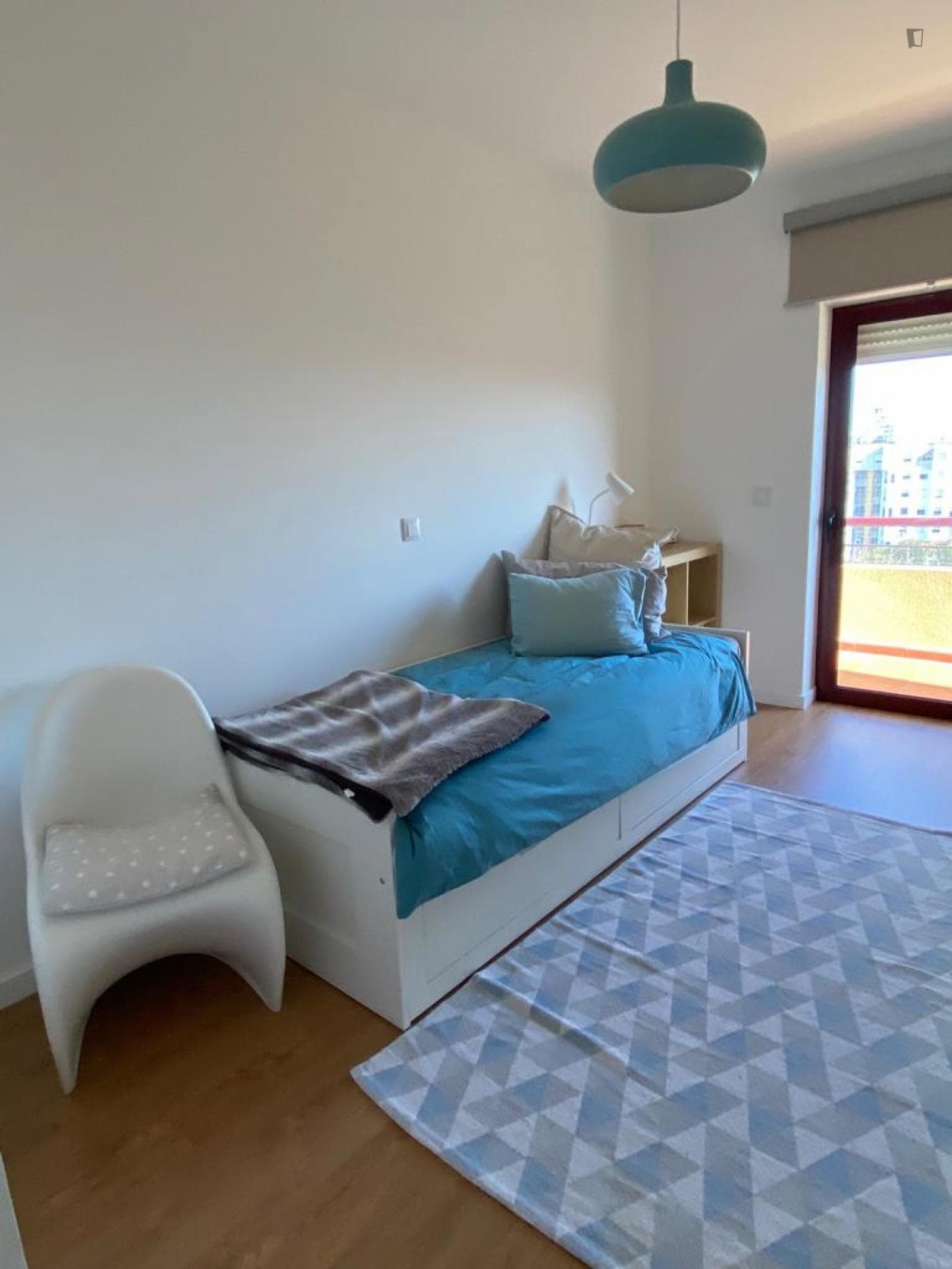 Nice single bedroom with balcony close to Olaias metro photo 1
