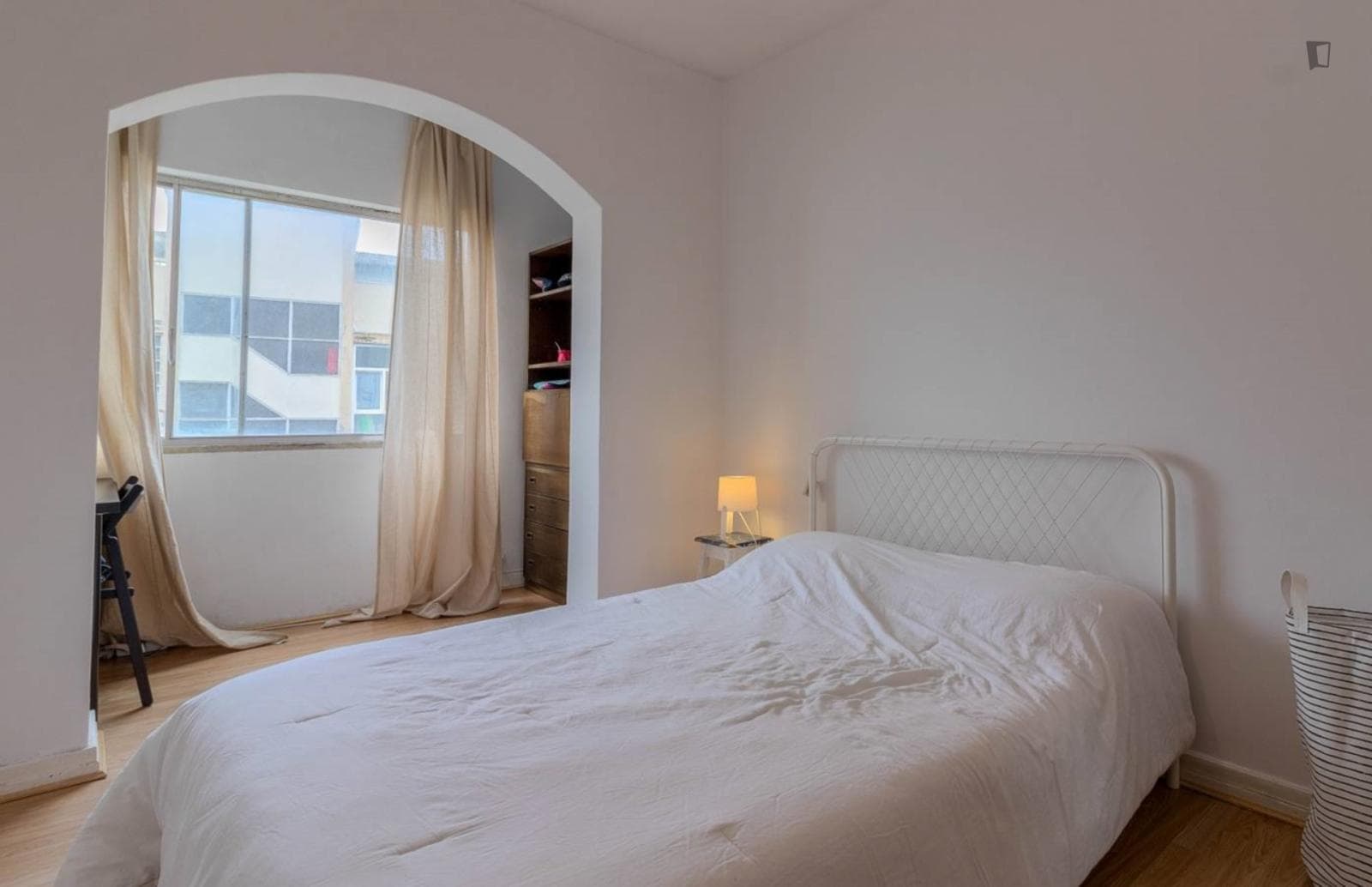 Alluring double bedroom in a student flat, in Estrela photo 1