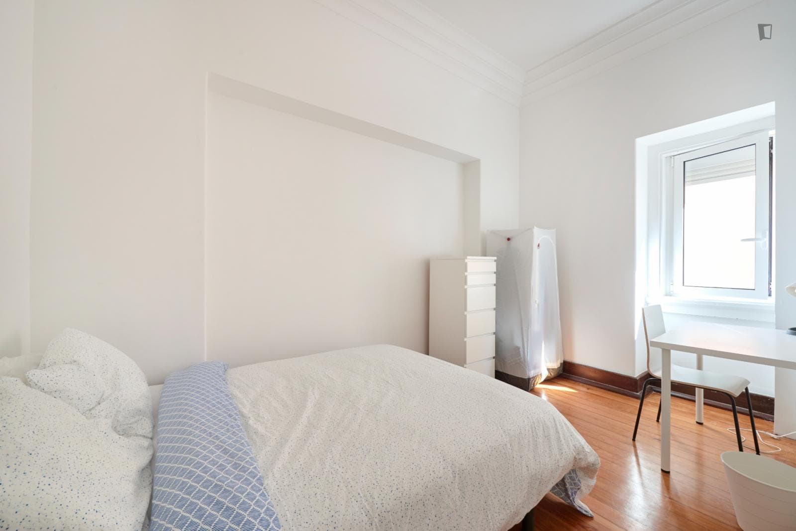 Appealing double bedroom in trendy Saldanha photo 1