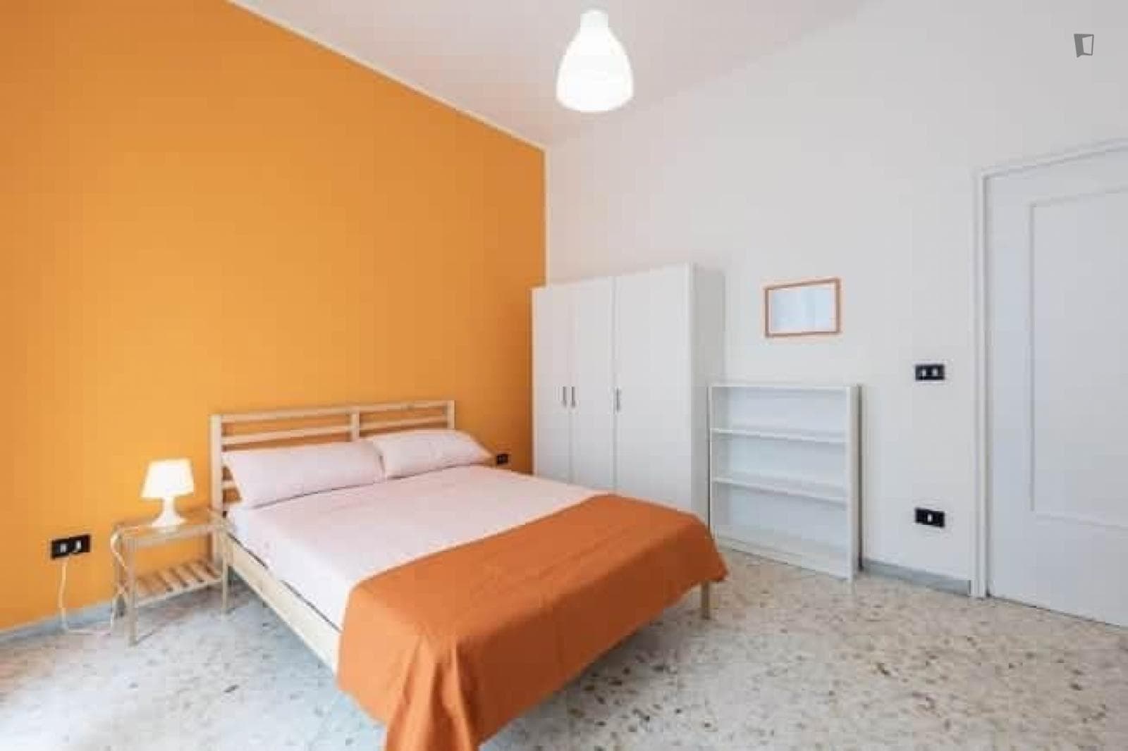 Comfy Double Bedroom near Quintino Sella train station photo 1