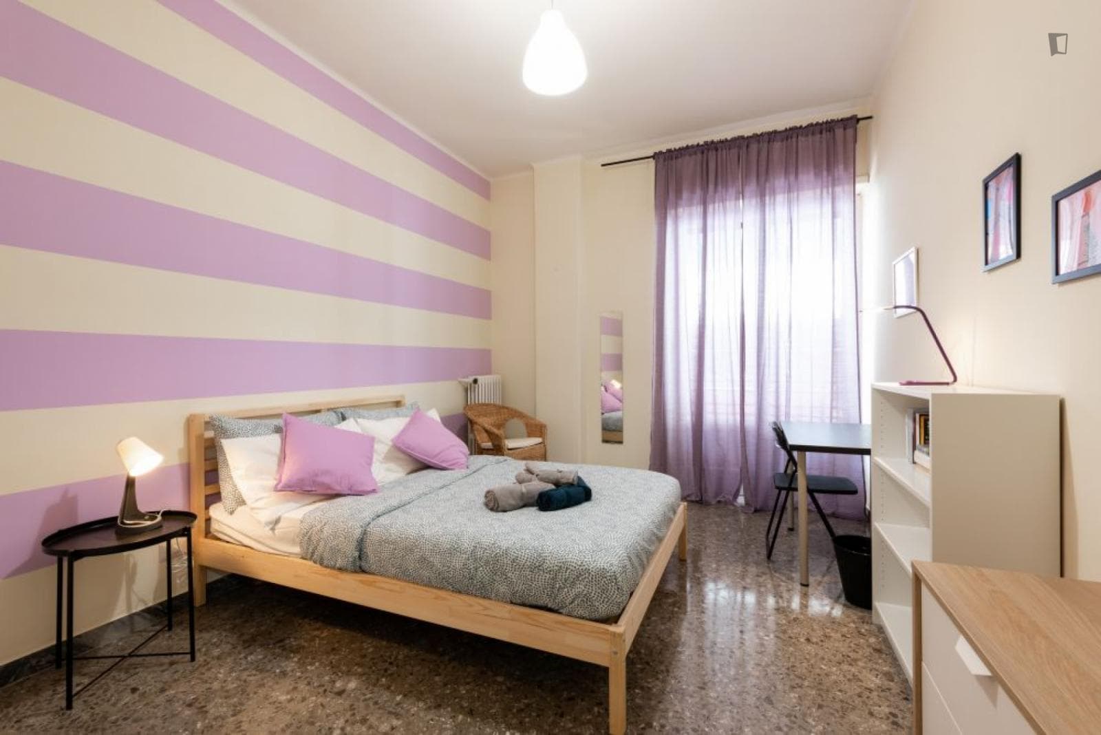 Charming double bedroom in a 4-bedroom apartment near Bari F. Crispi metro station photo 1