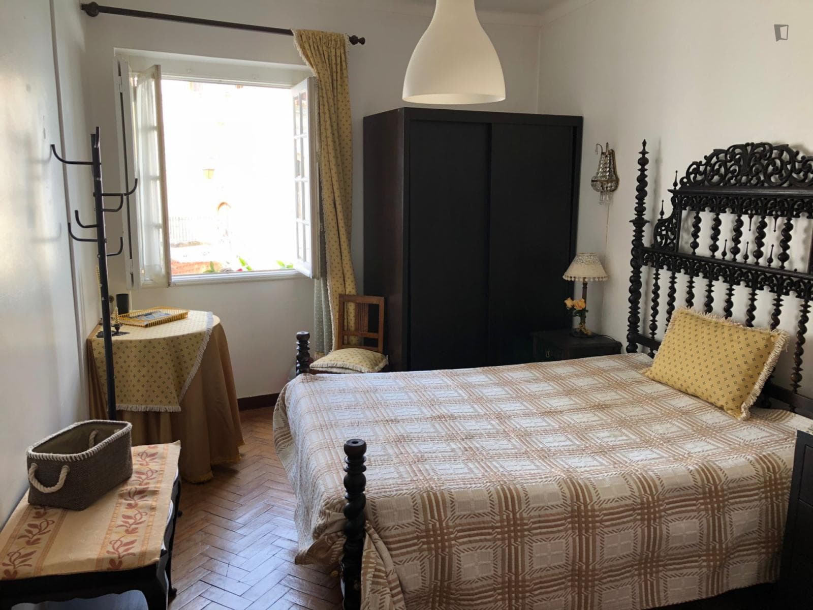 Great double bedroom close to Universidade de Coimbra photo 1